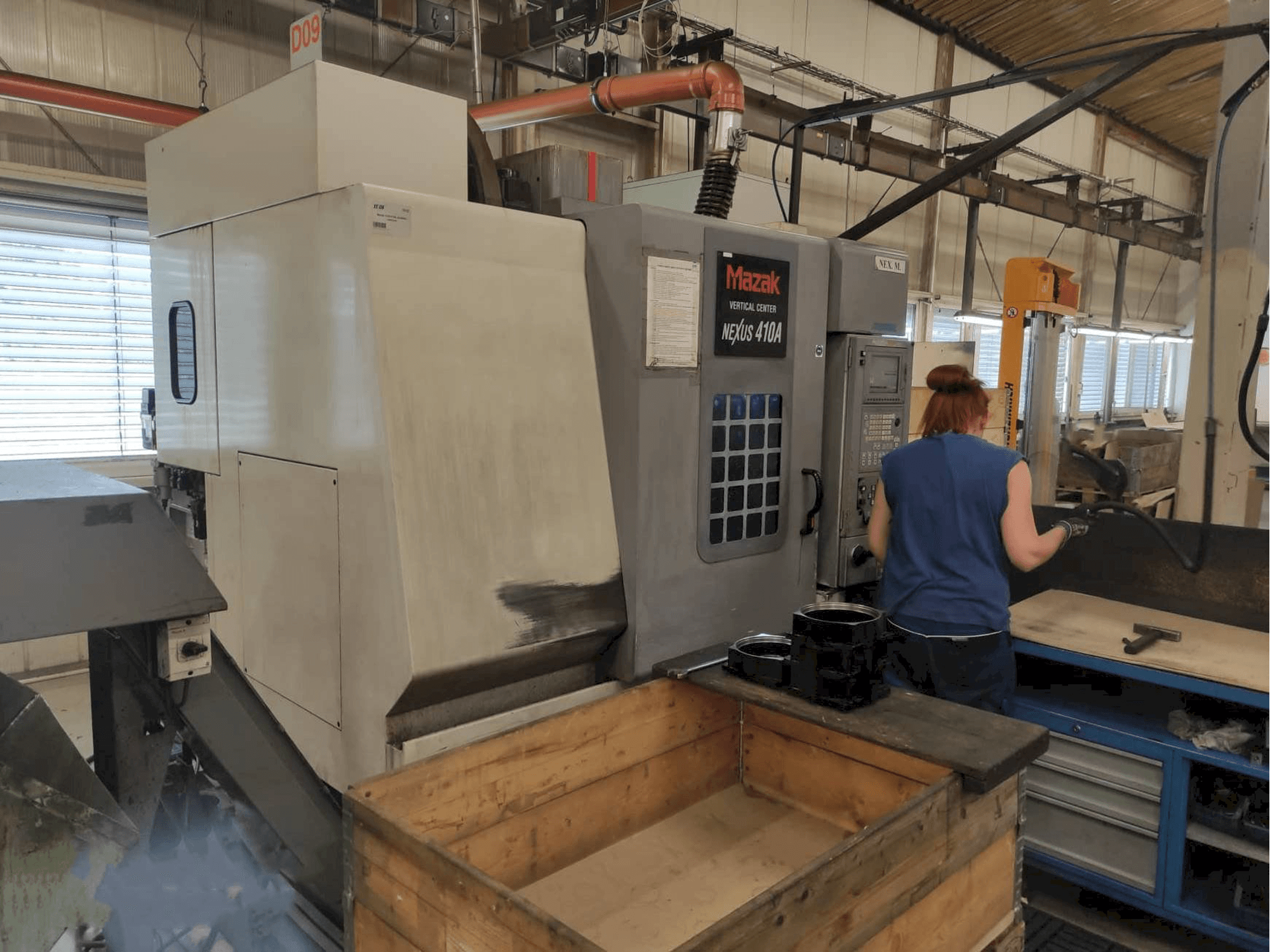 Вид станка Mazak VCN-410A спереди