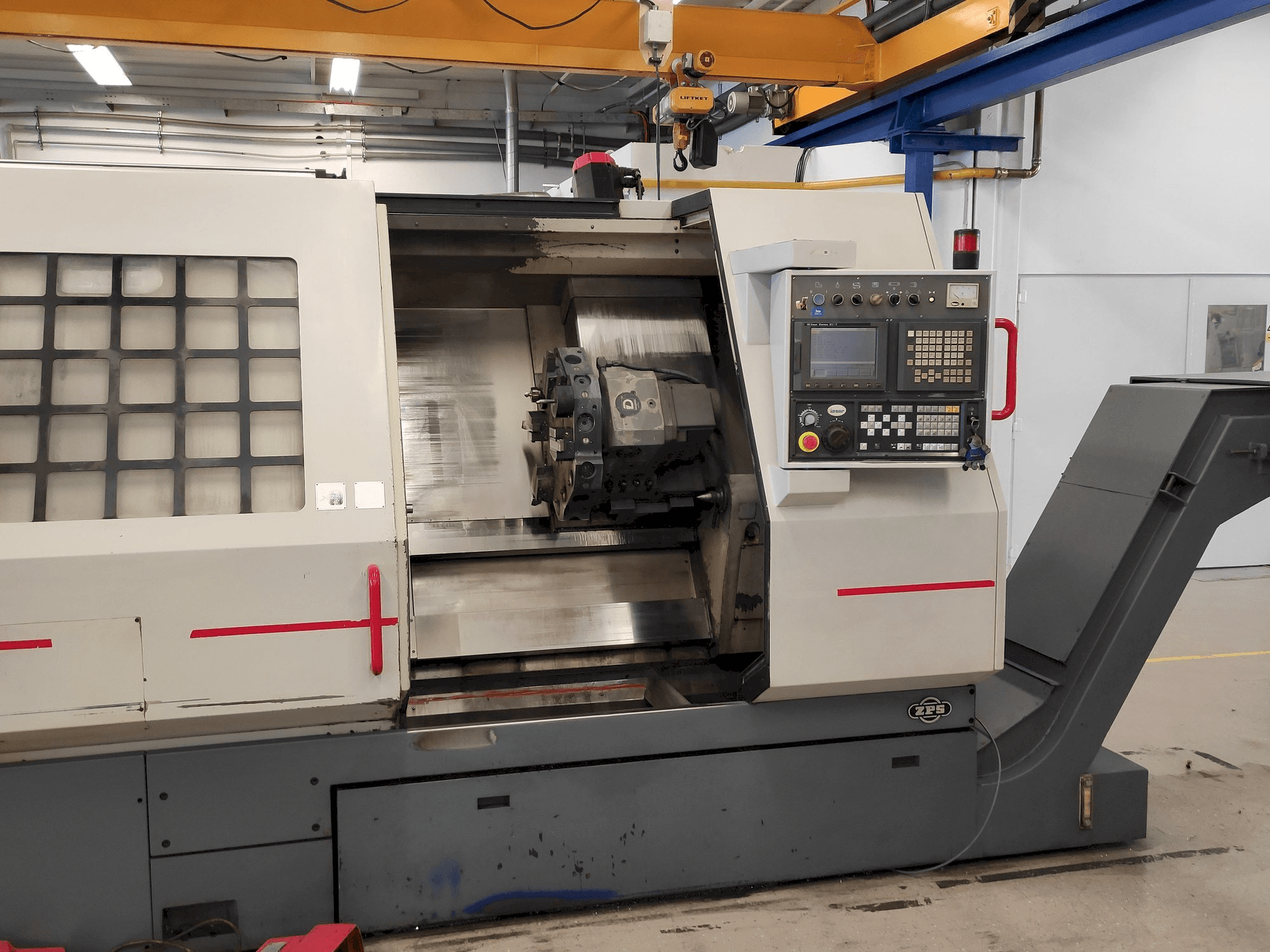 Вид станка ZPS S-80/750 CNC спереди