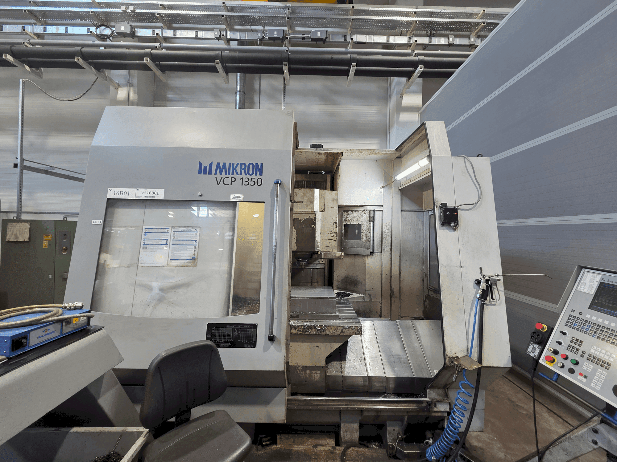 Вид станка MIKRON VCP 1350 спереди