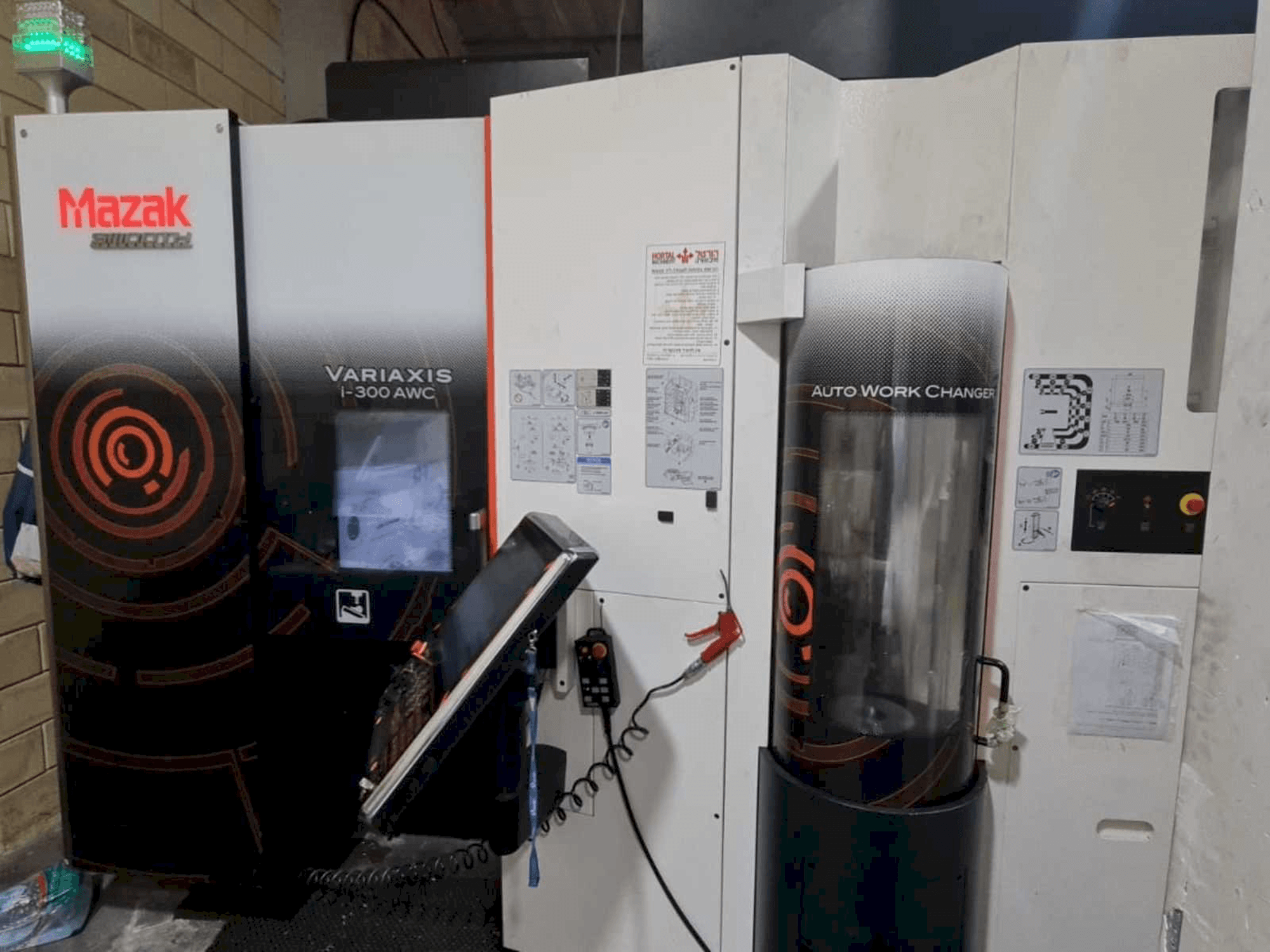 Вид станка Mazak VARIAXIS I-300 AWC спереди