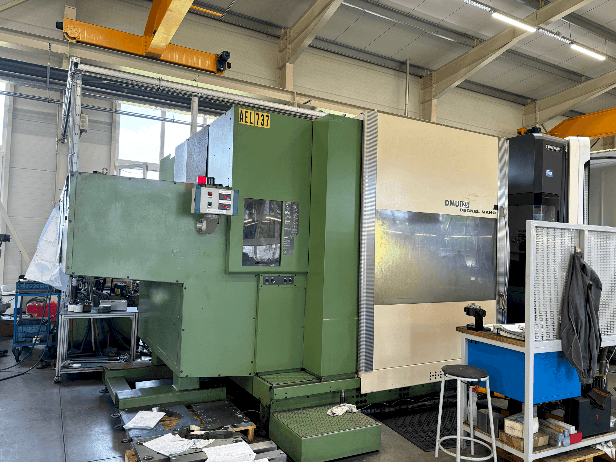 Вид станка DMG MORI DMU 125 спереди