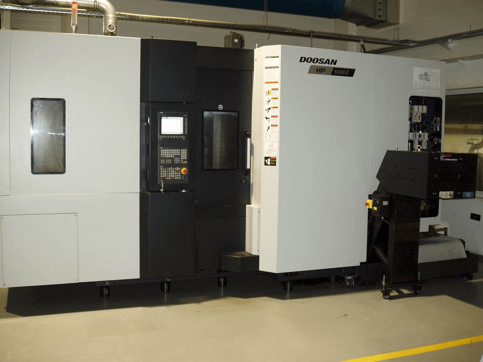 Вид станка Doosan HP 5100 II спереди