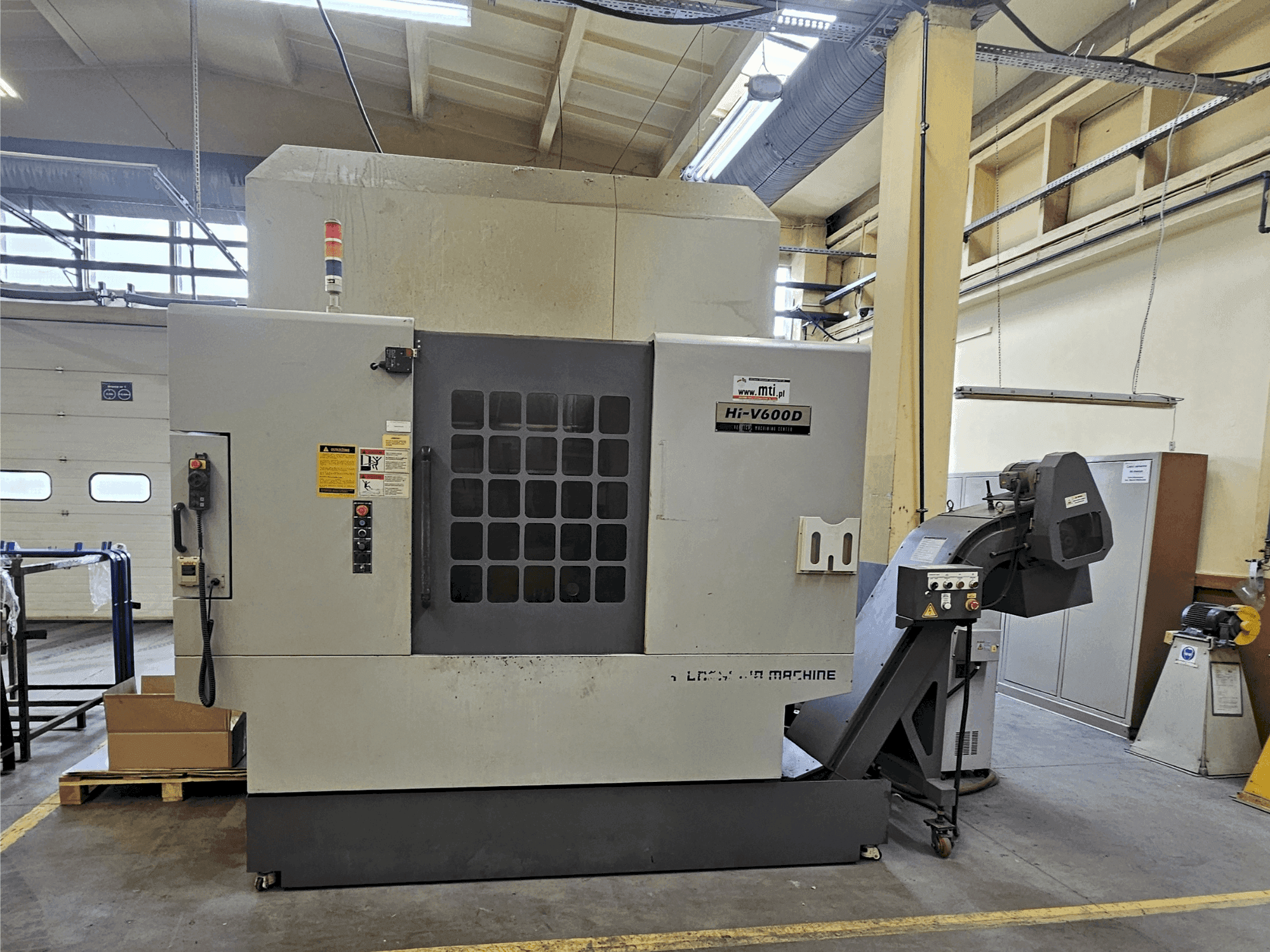 Вид станка HYUNDAI KIA Hi-V600D спереди