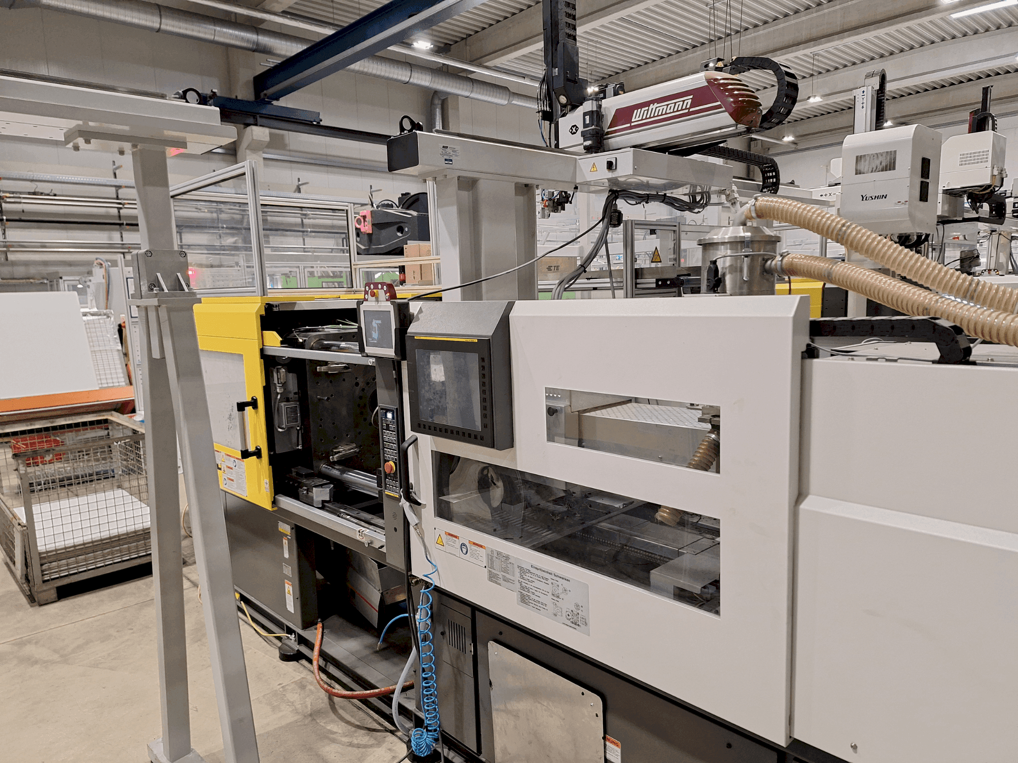 Вид станка FANUC ROBOSHOT S150iA (2021) спереди