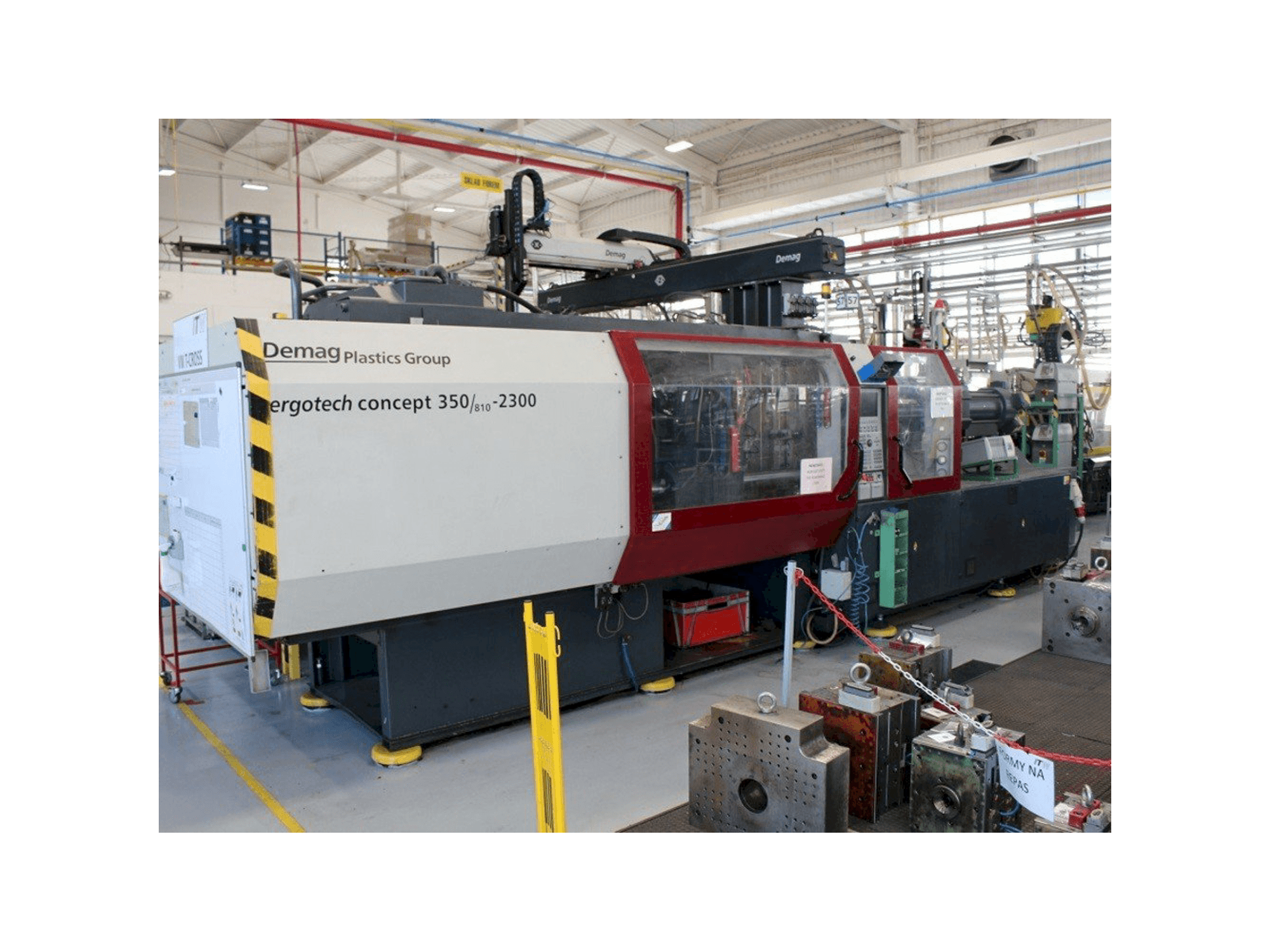 Вид станка с DEMAG Ergotech 350/810-2300 правой стороны