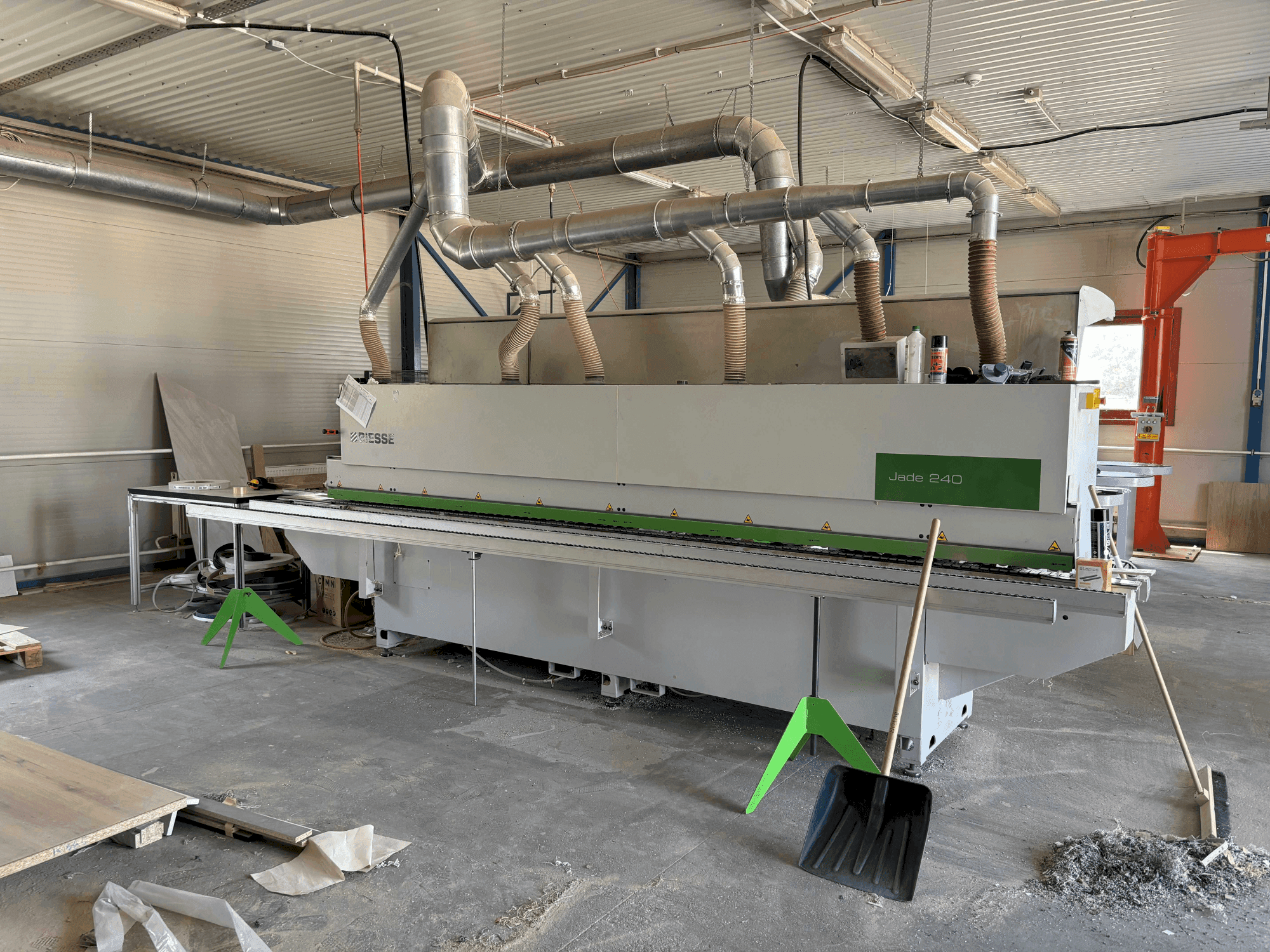 Вид станка BIESSE Jade 240 спереди