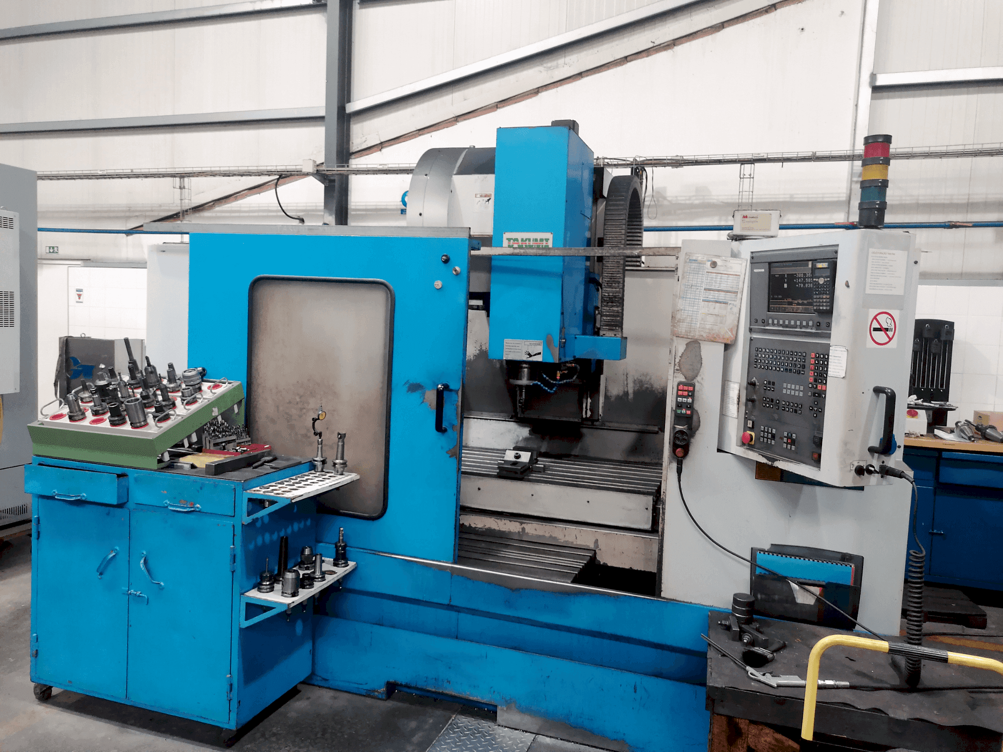 Вид станка Takumi V11 спереди