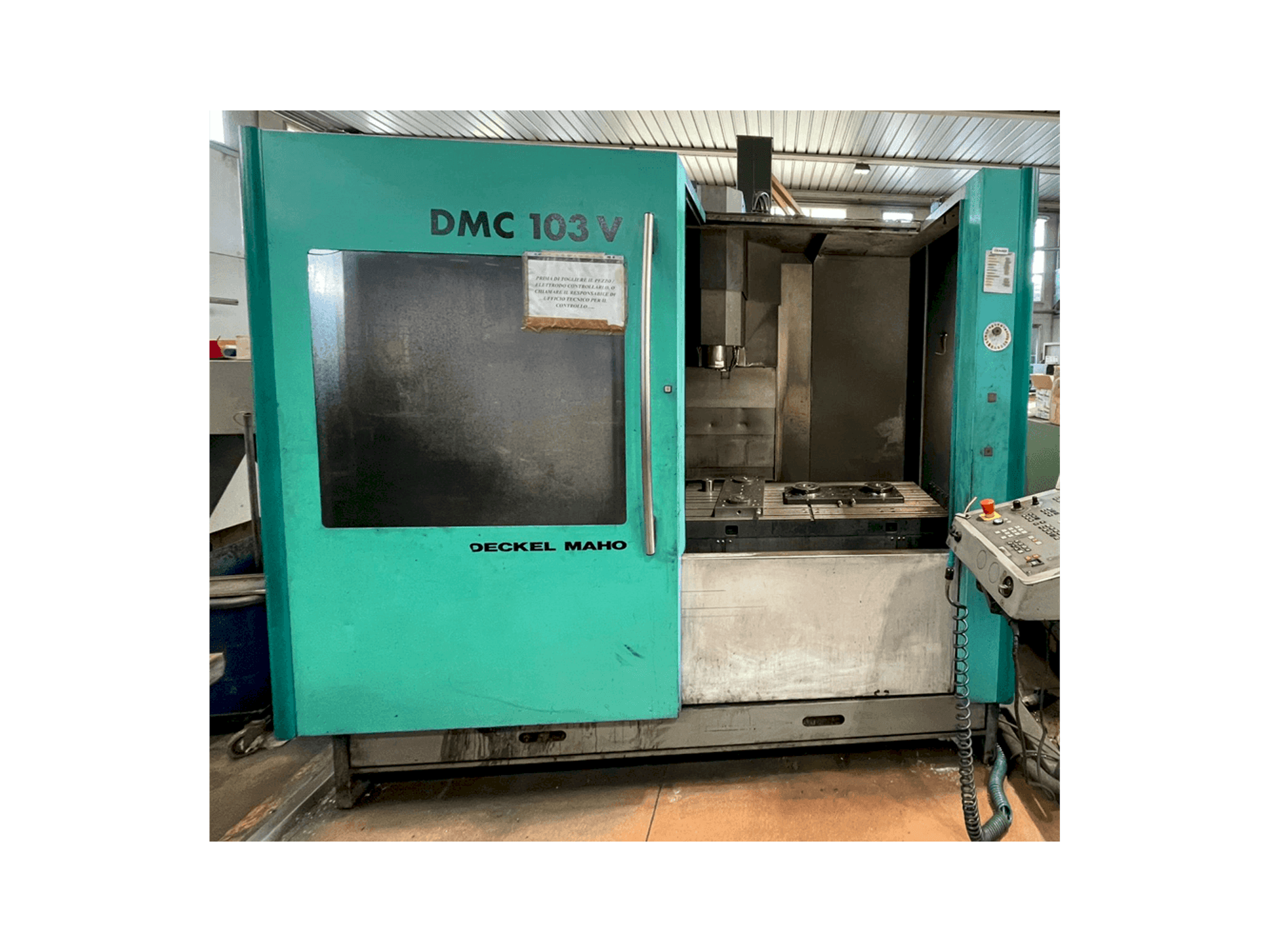 Вид станка DECKEL MAHO DMC 103 спереди