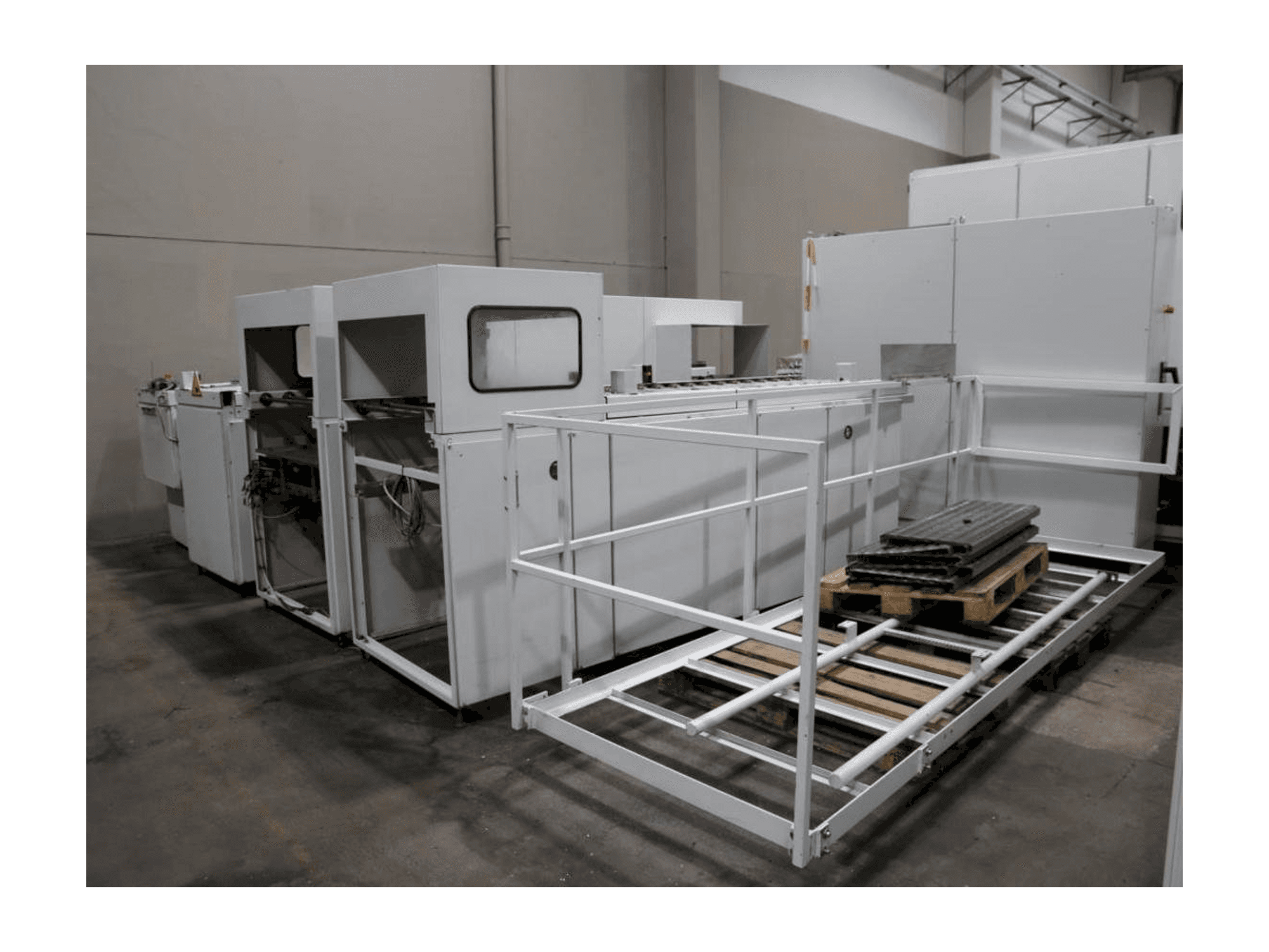 Вид станка REINIGUNGS / WASCHANLAGE RUT 067-048-030-04 спереди