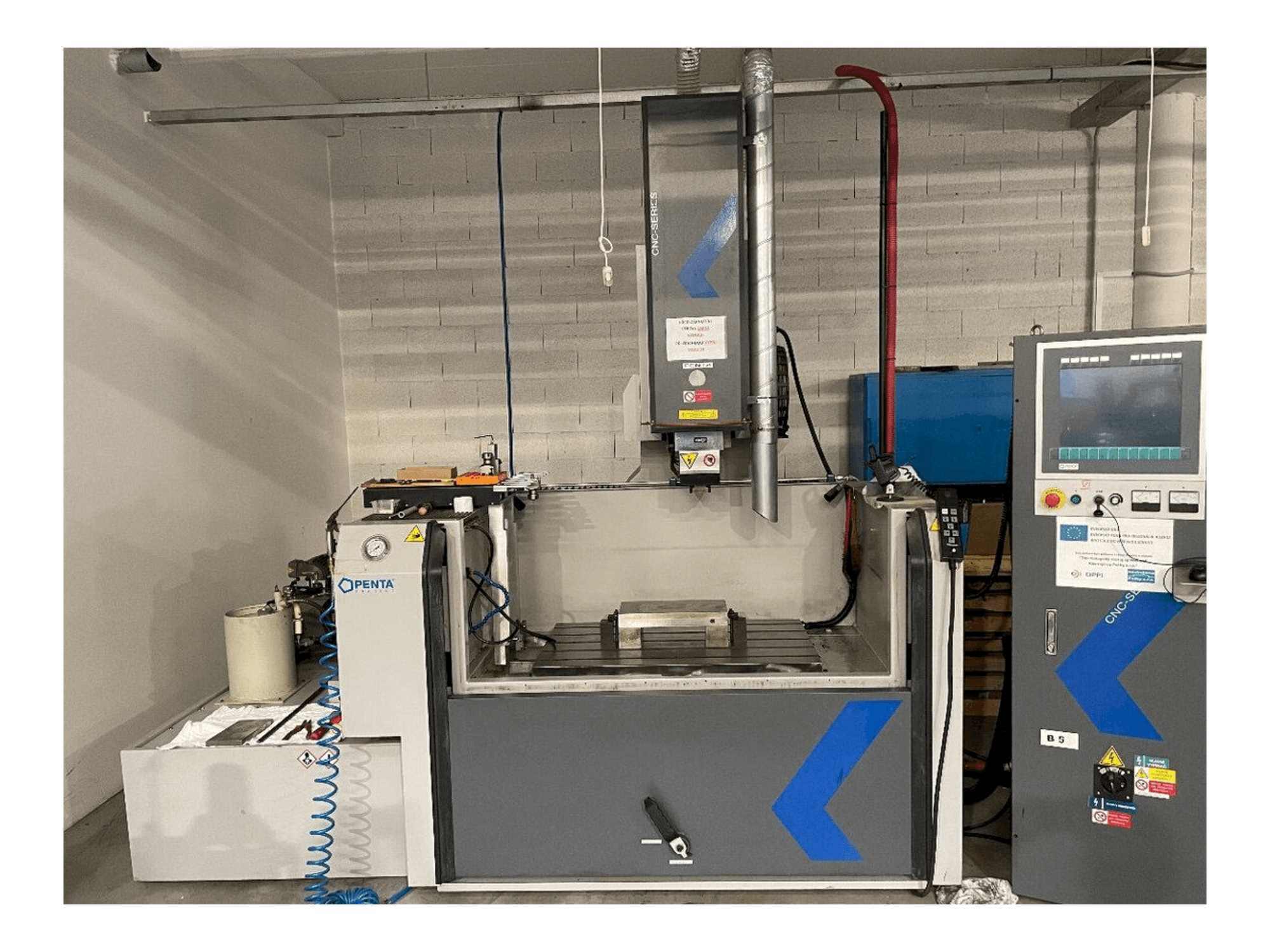 Вид станка PENTA 650G CNC спереди