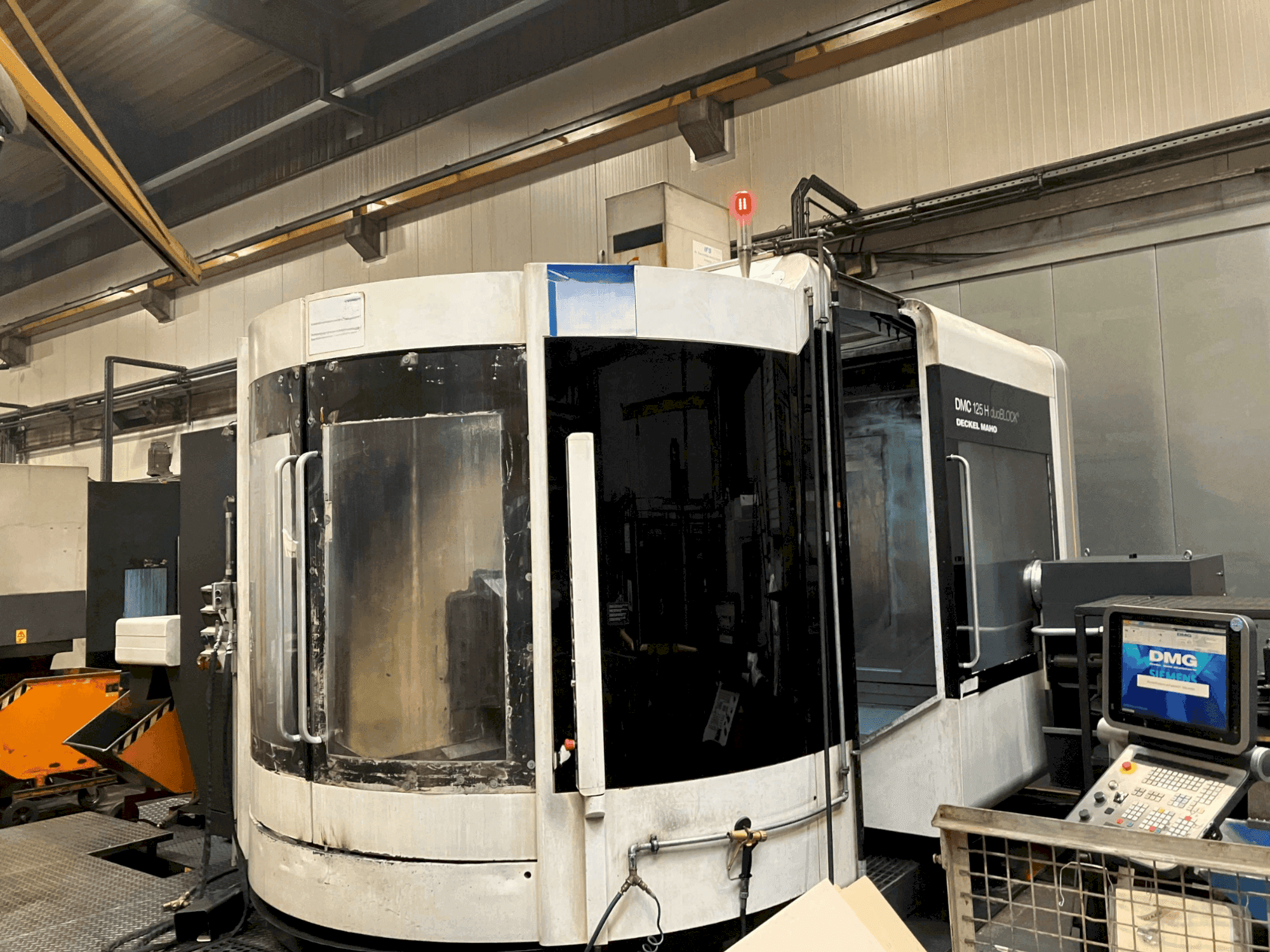 Вид станка DECKEL DMC 125 H duoBlock спереди