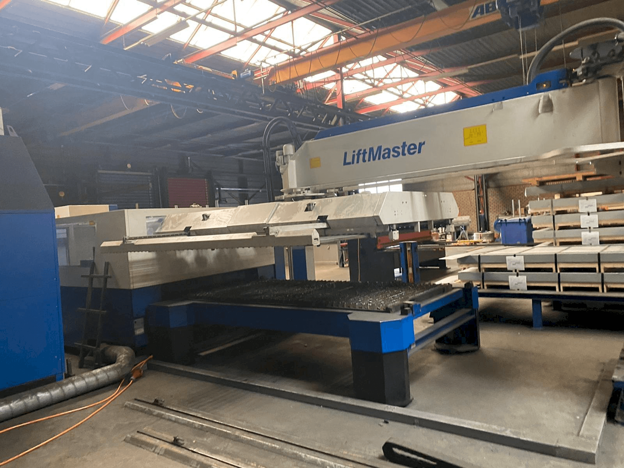 Вид станка Trumpf Trumatic L3050 спереди