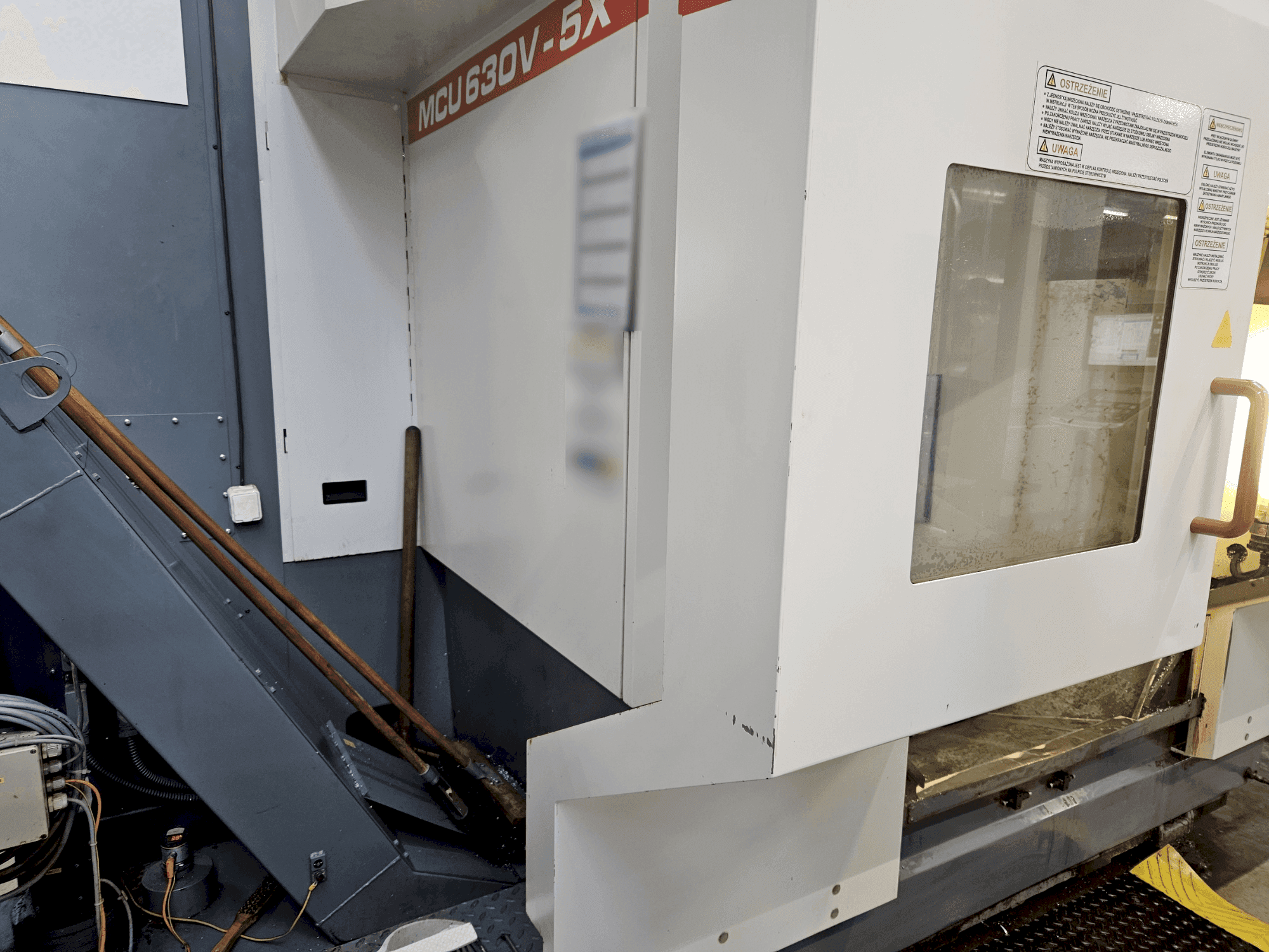 Вид станка KOVOSVIT MAS MCU 630V-5X сбоку