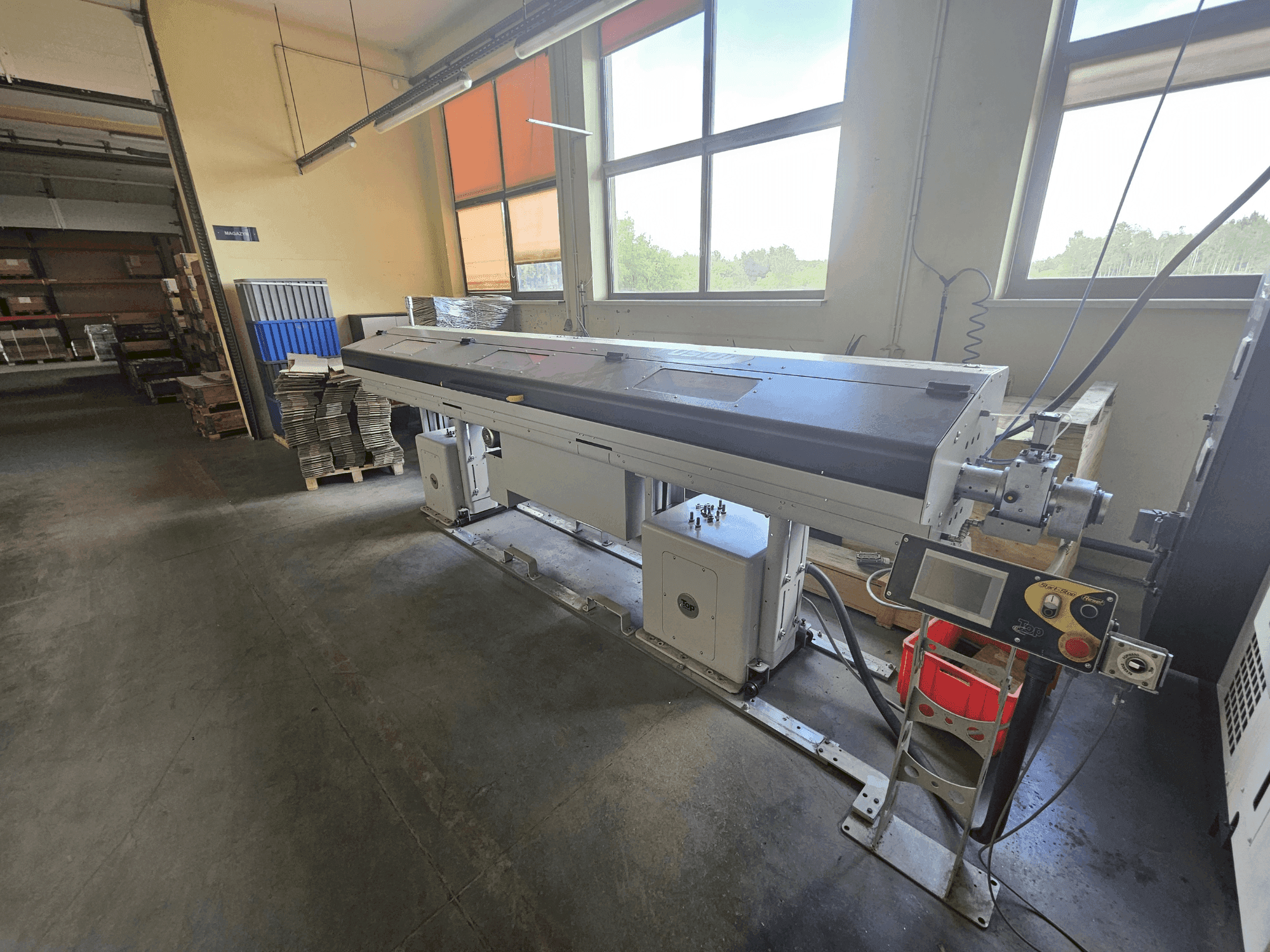 Вид станка TOP Automazioni FUSION 352 SX спереди