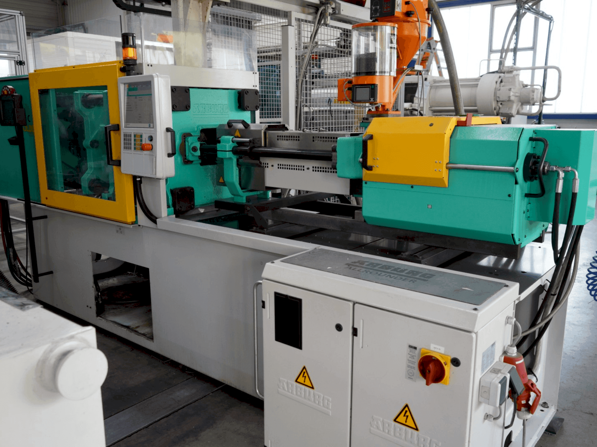 Вид станка Arburg 470C 1500-400 спереди