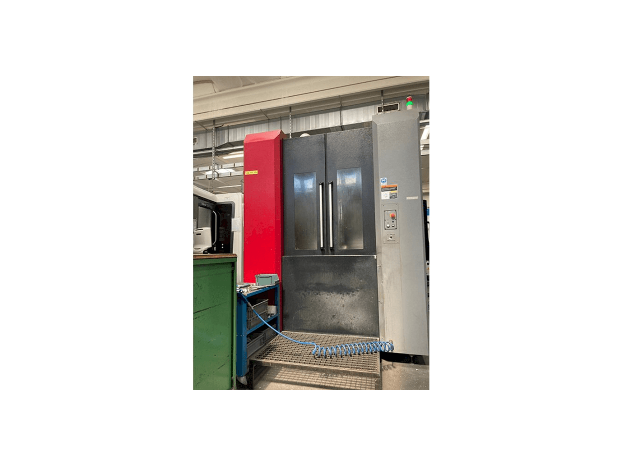 Вид станка OKK HMC 500 спереди