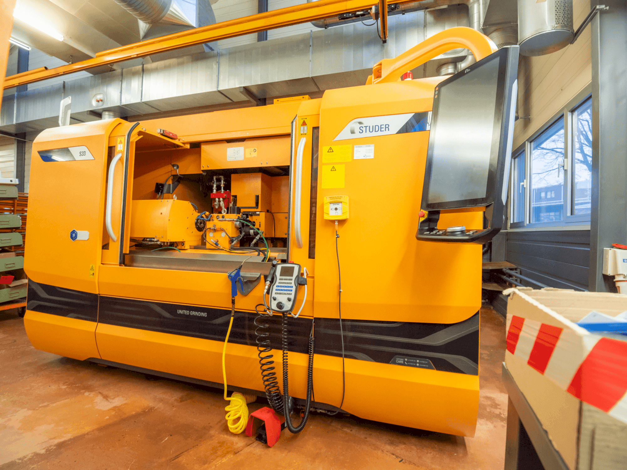 Вид станка STUDER S33 спереди