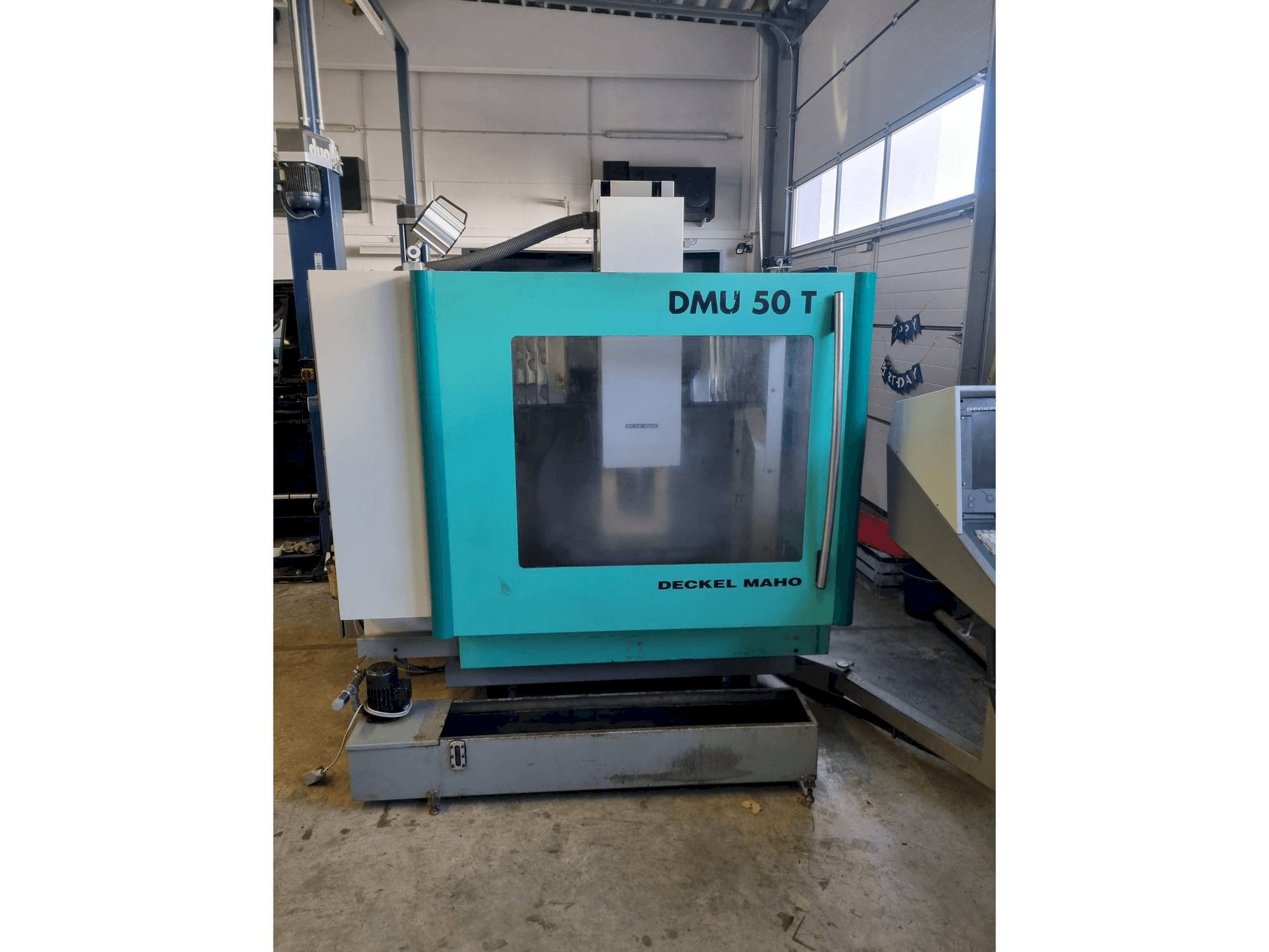 Вид станка DECKEL MAHO DMU 50 T спереди