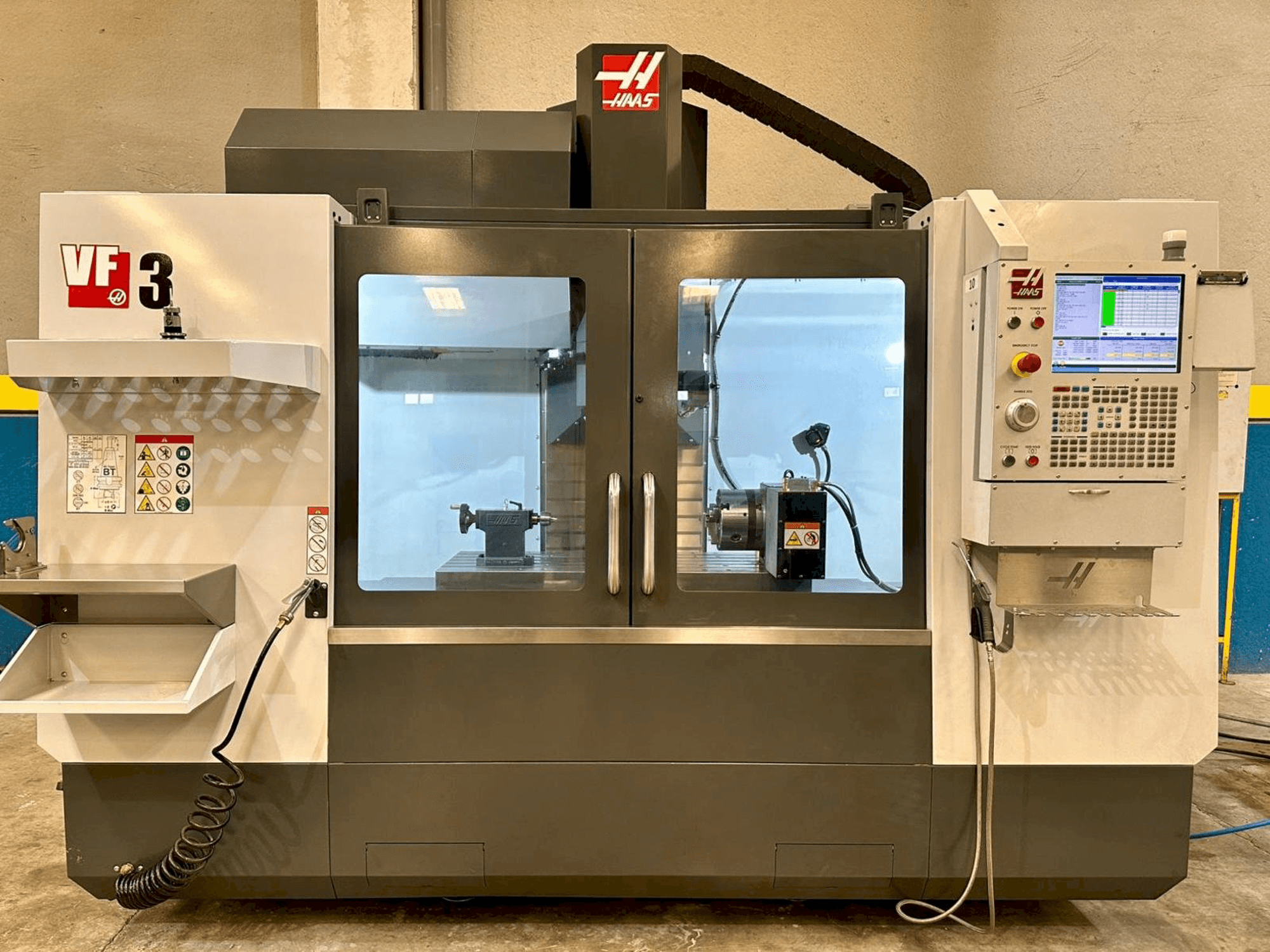 Вид станка HAAS VF-3 спереди