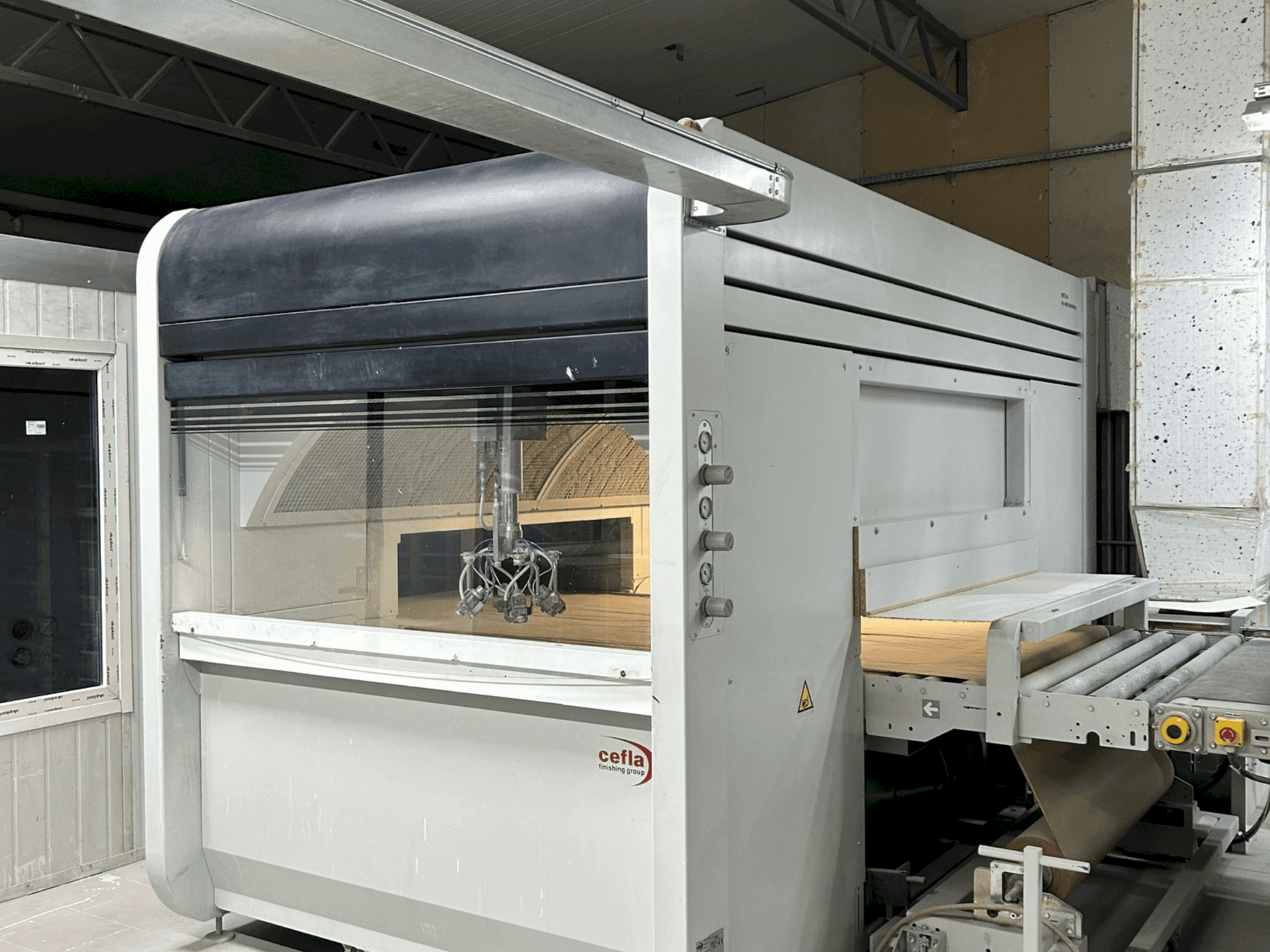 Вид станка CEFLA MITO K справа