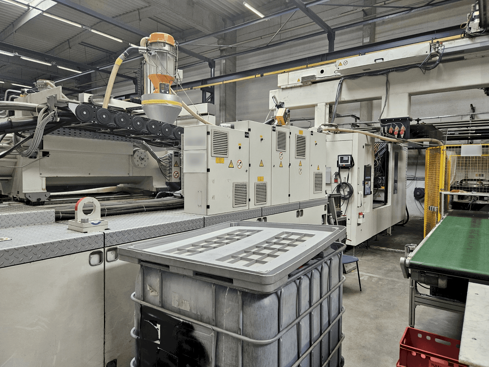 Вид станка Krauss Maffei 850-12000 MX спереди