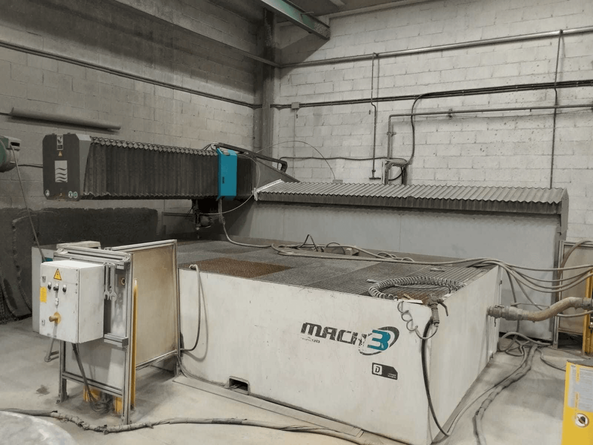 Вид станка Flow Mach3 4020B спереди
