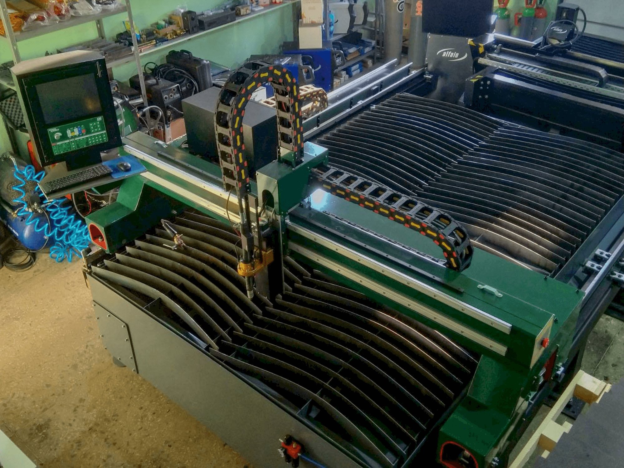 Front view of Huawei HNC-2500W machine