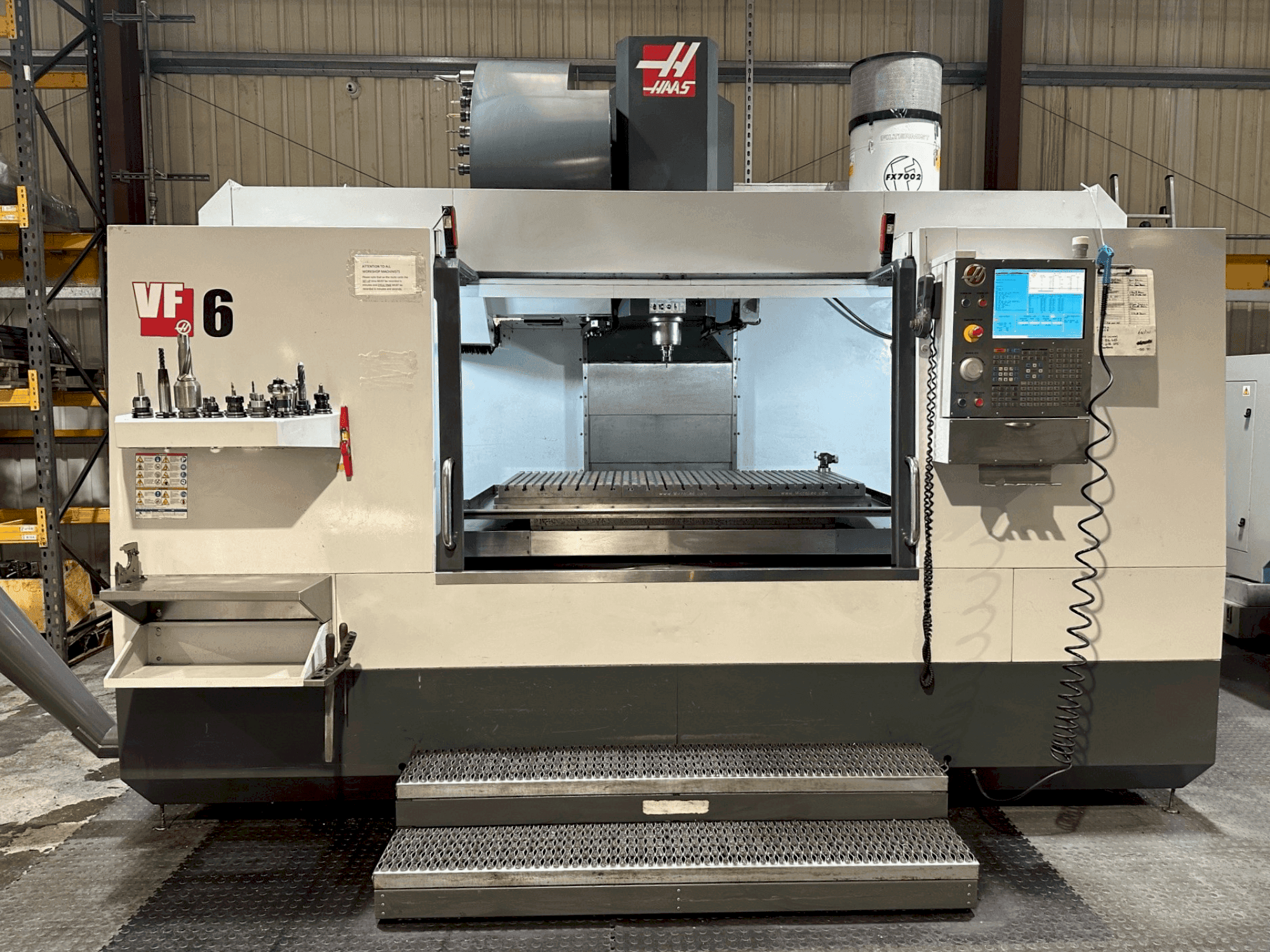 Вид станка HAAS VF-6/40 спереди