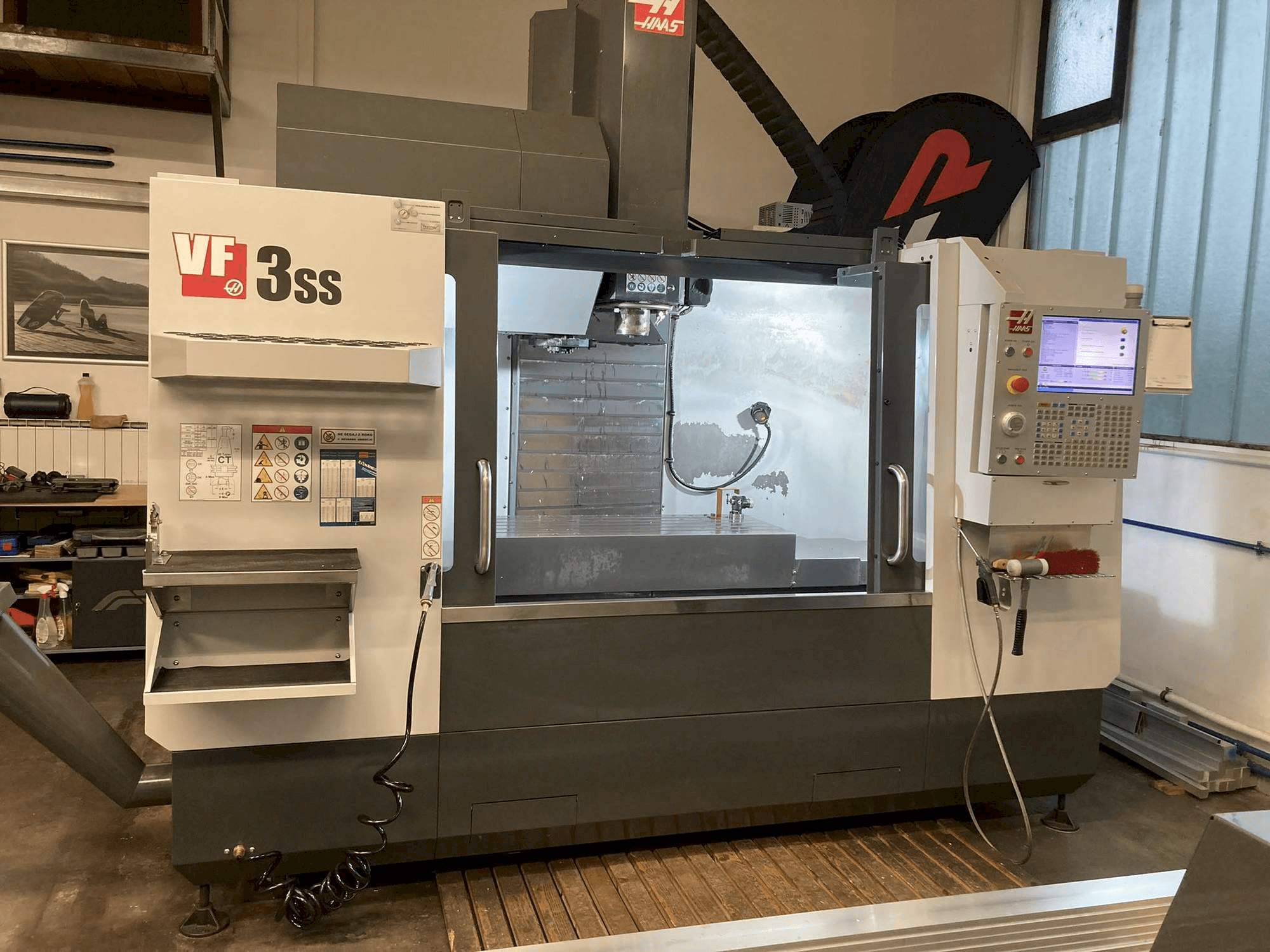 Вид станка HAAS VF 3 SS спереди