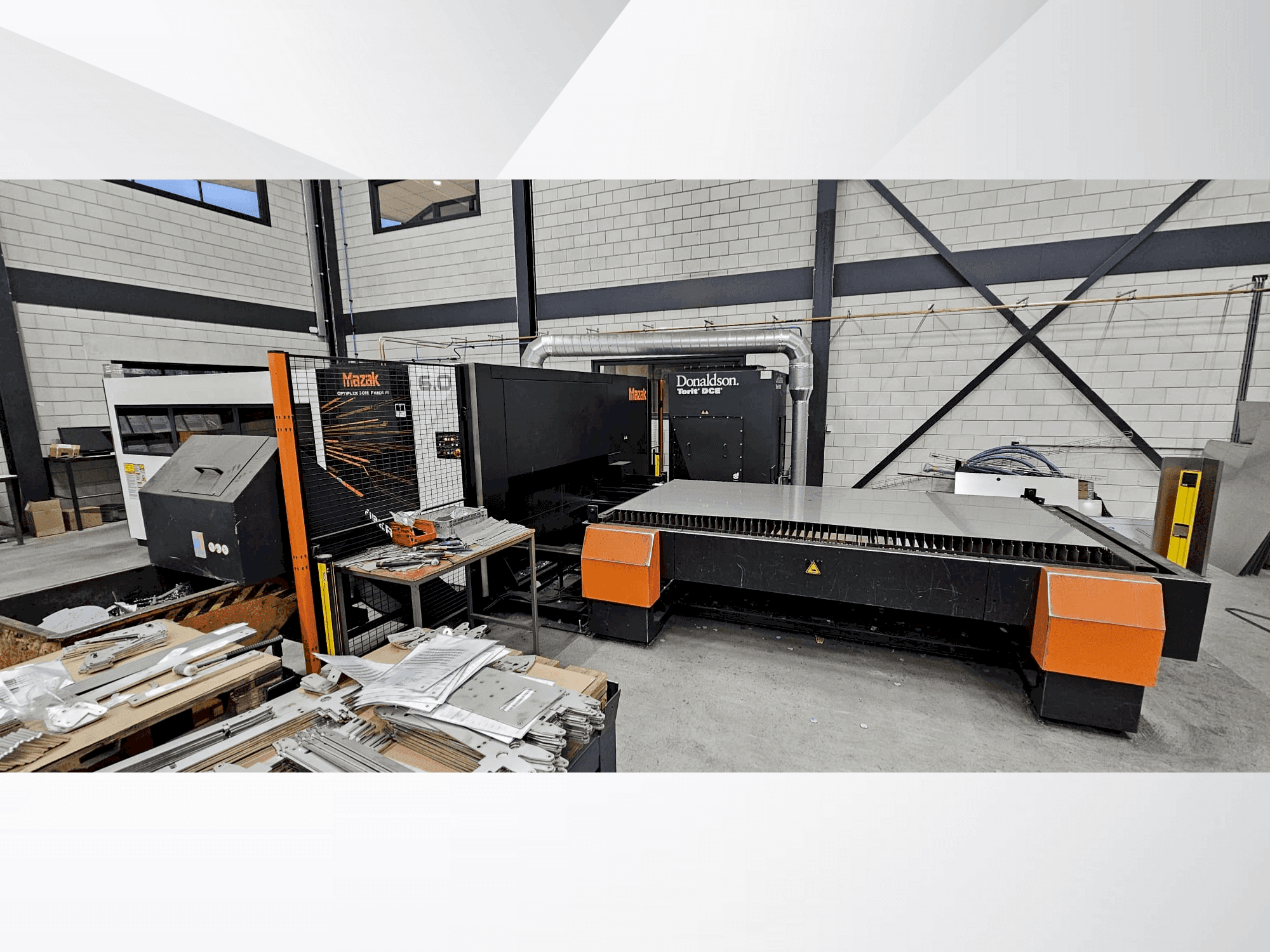 Вид станка Mazak Optiplex 3015 Fiber III 6,0kW спереди