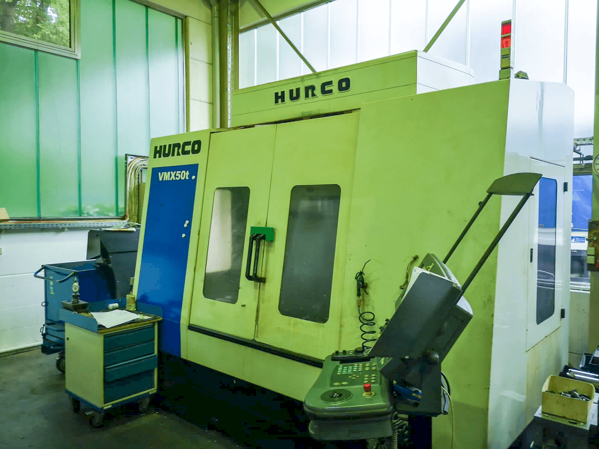 Вид станка Hurco VMX50t спереди