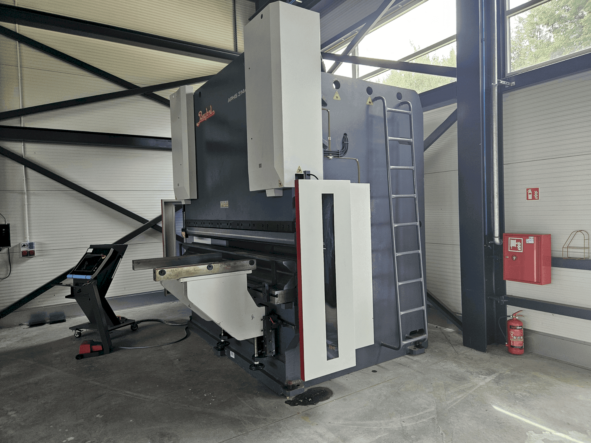 Вид станка Baykal APHS 31440 спереди