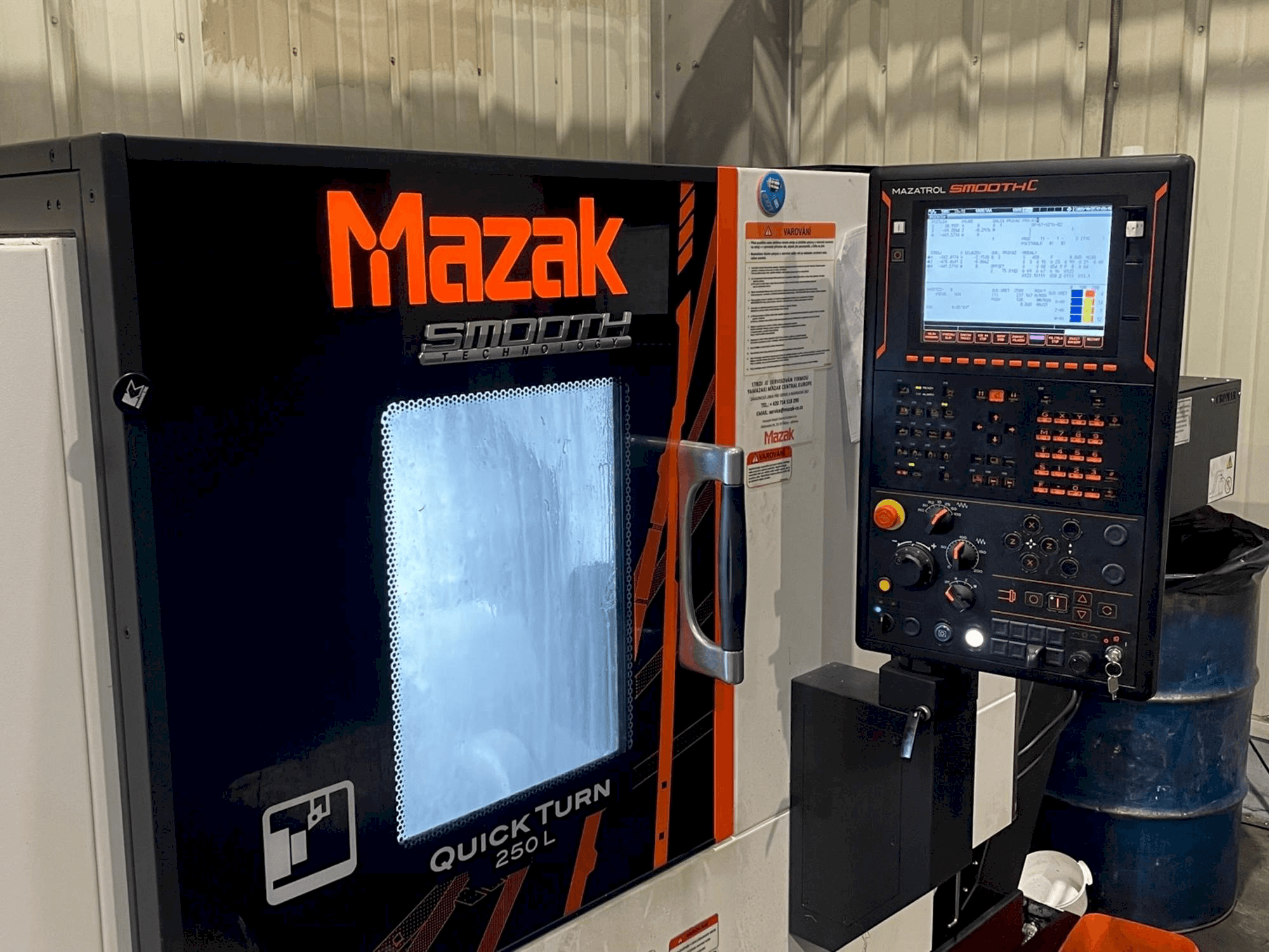 Вид станка Mazak Quick Turn 250 L спереди