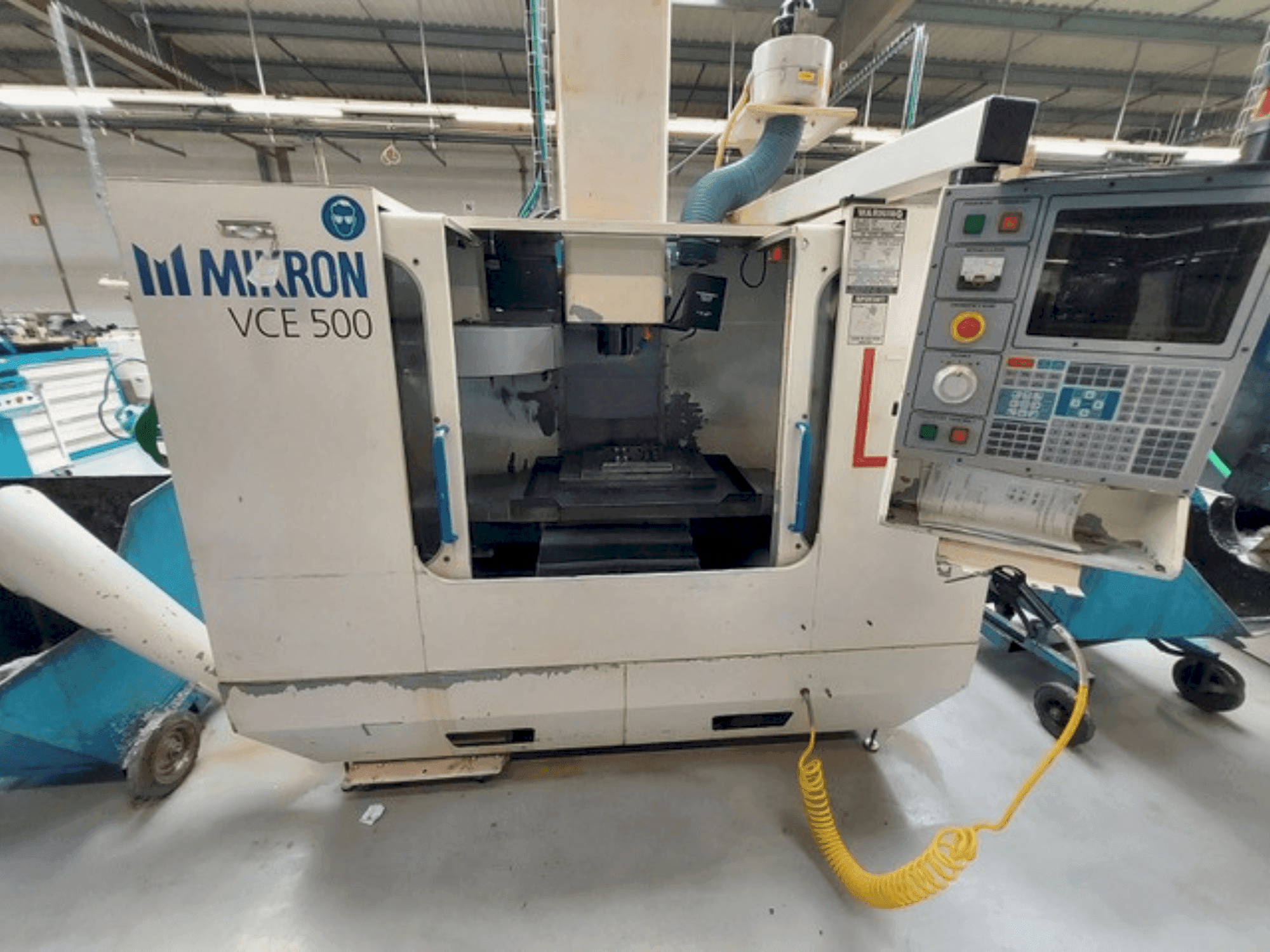Вид станка HAAS MIKRON VCE 500 спереди
