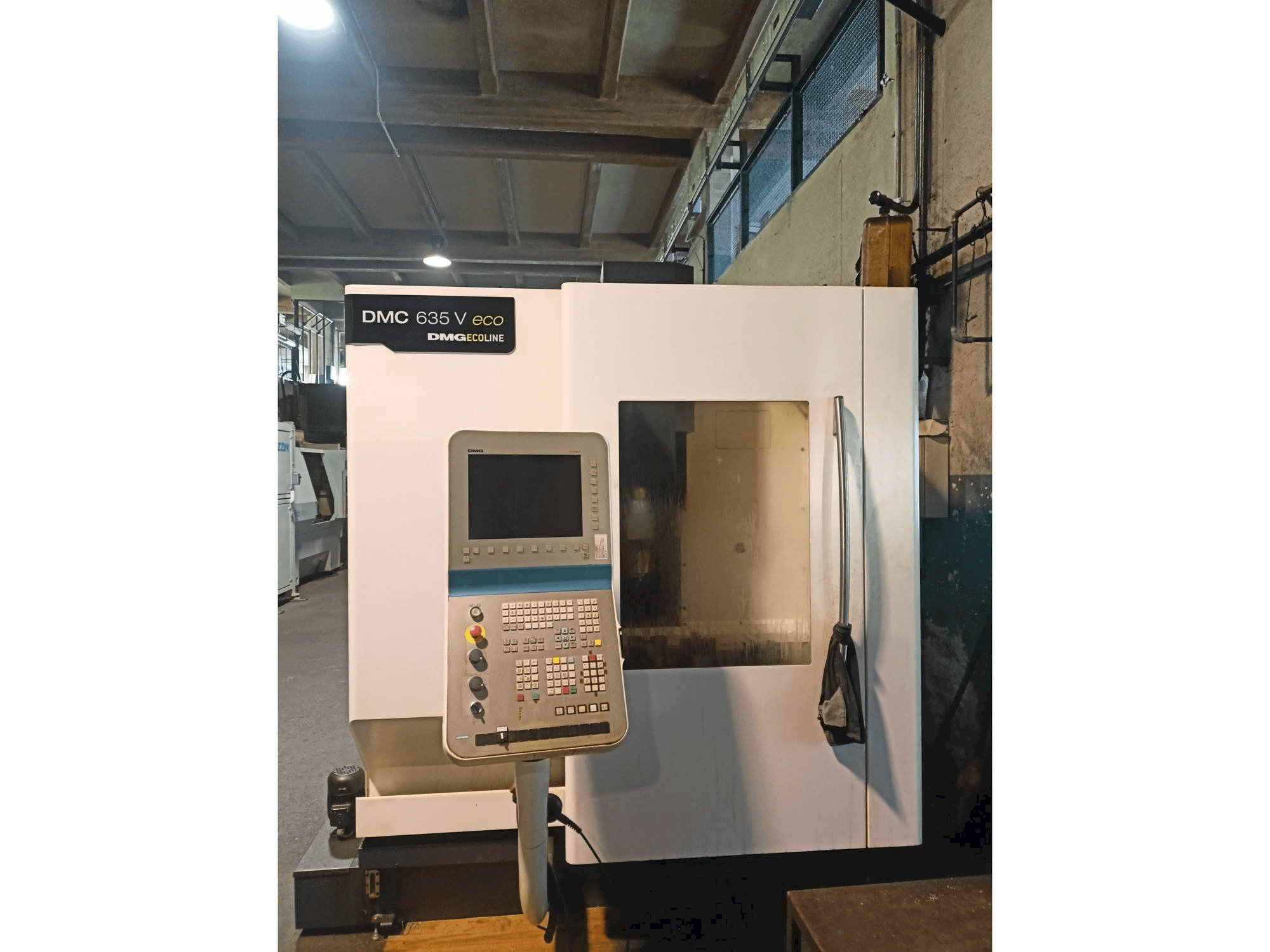 Вид станка DMG DMC 635V Ecoline спереди