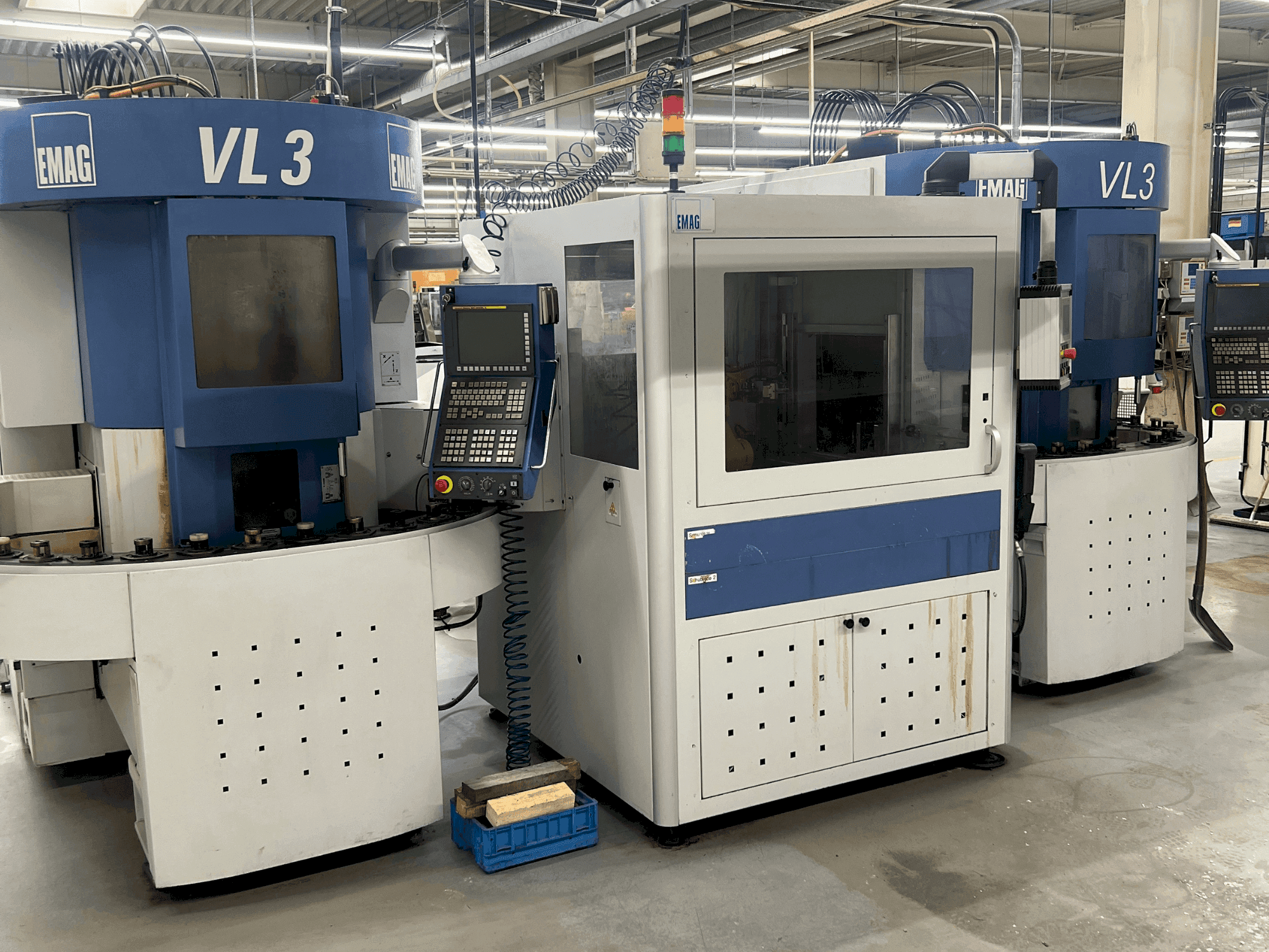 Вид станка EMAG VL03 спереди