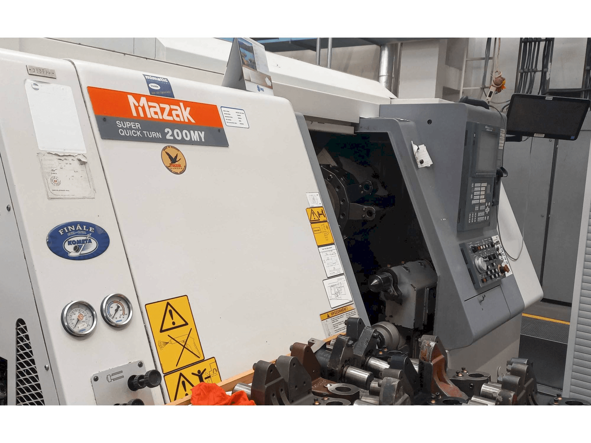 Вид станка Mazak SQT 200MY спереди