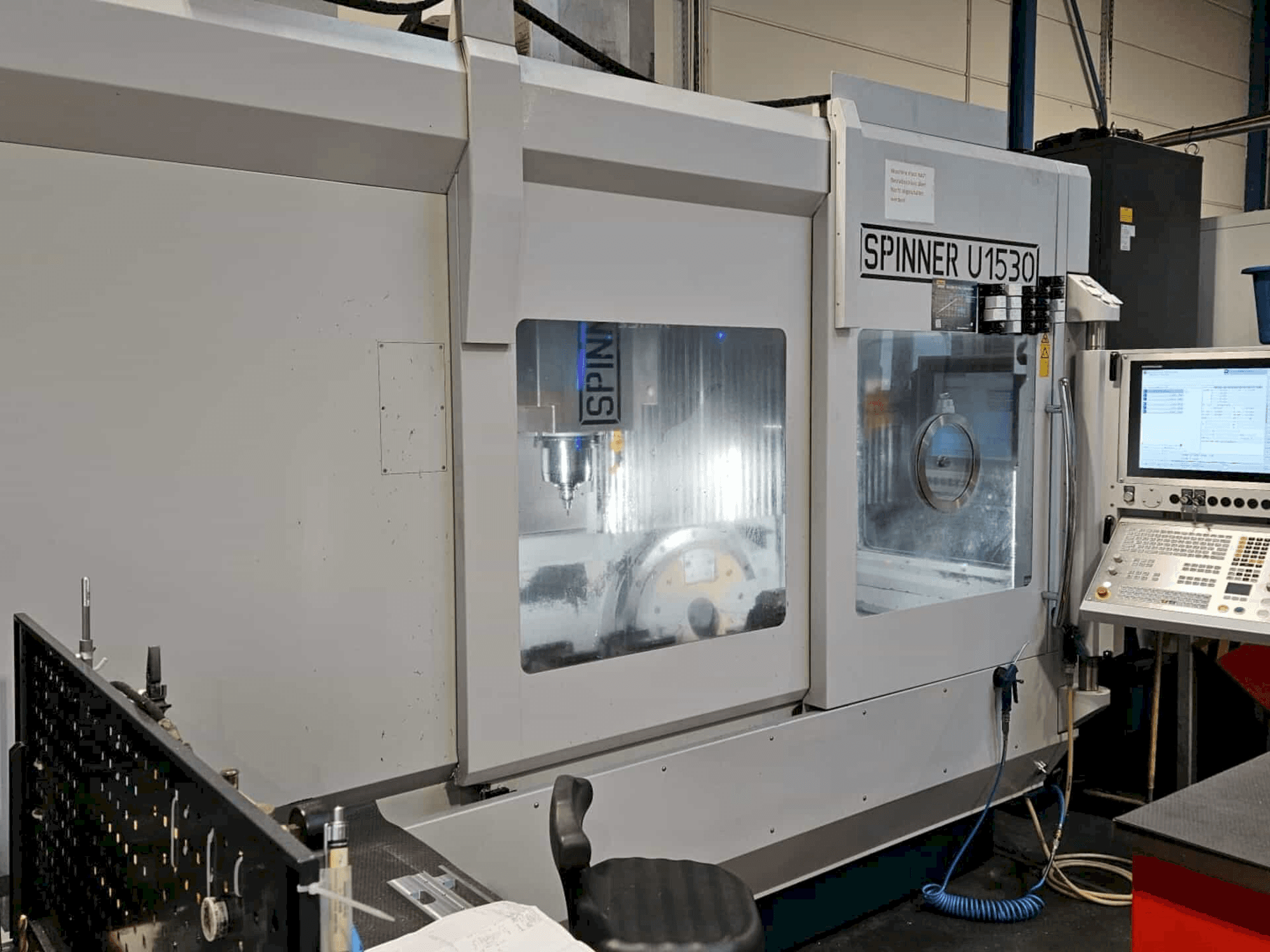 Вид станка SPINNER U 1530 спереди