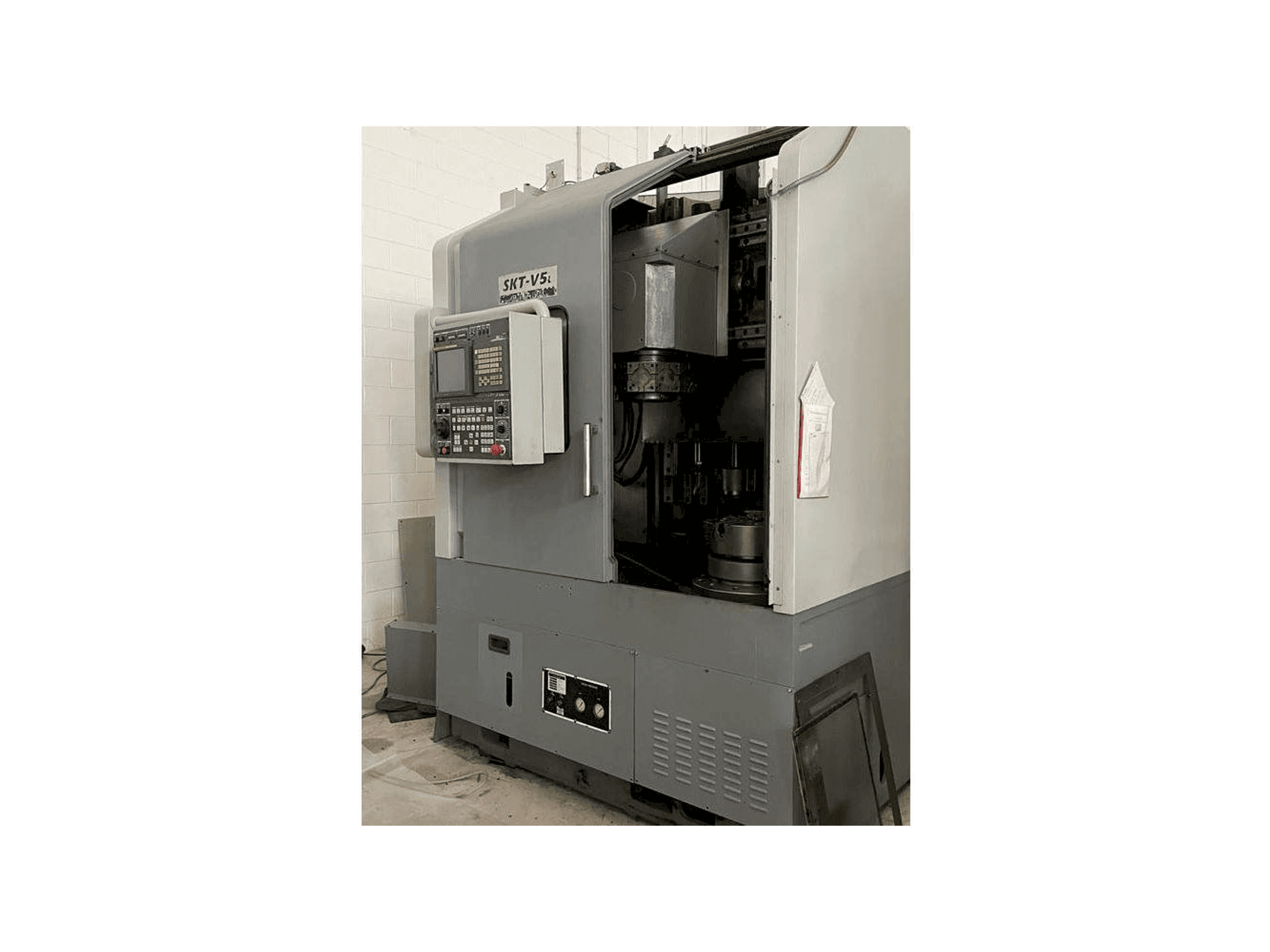 Вид станка Hyundai SKT V5L справа