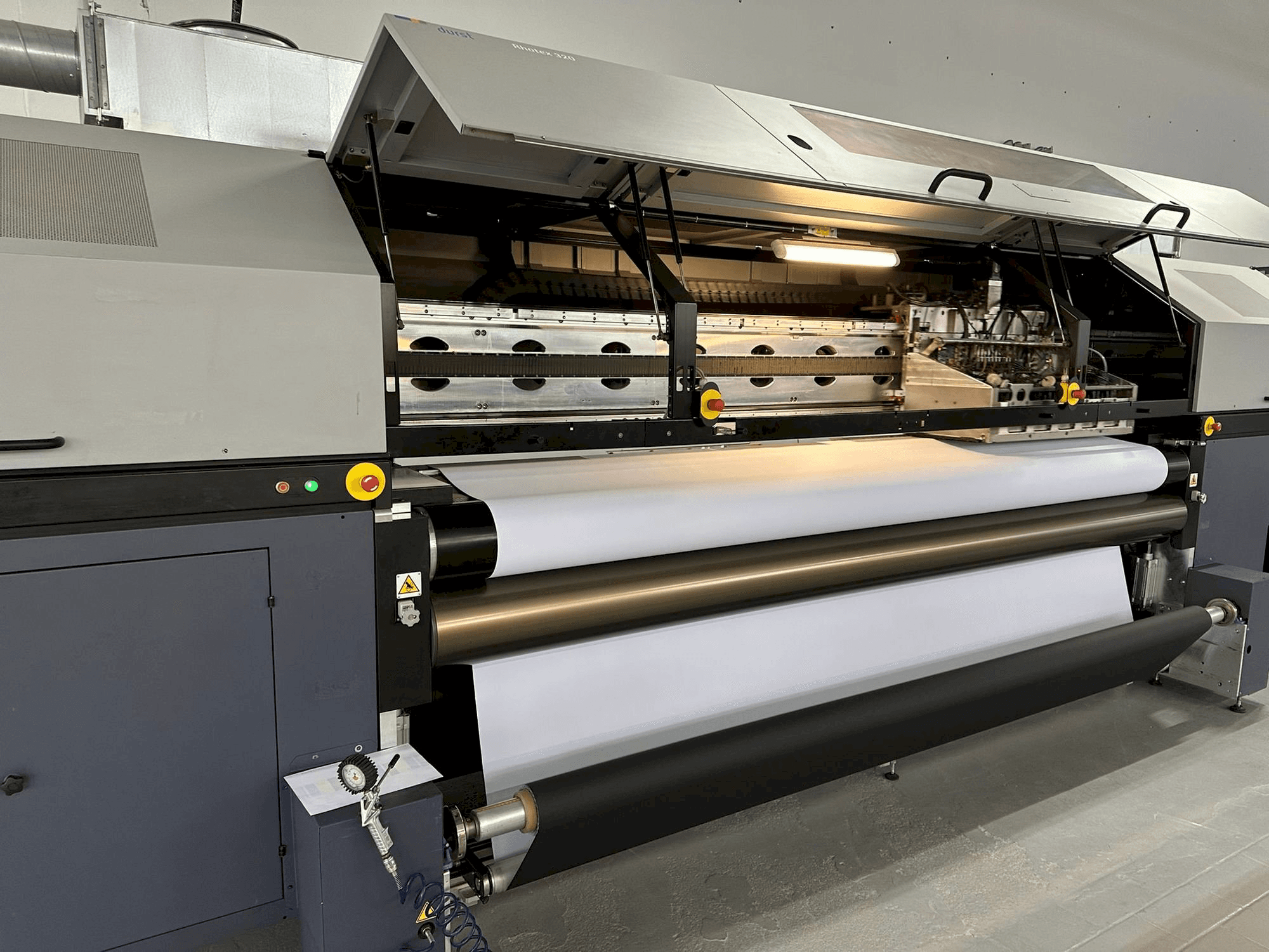 Вид станка Durst Rhotex 320 спереди