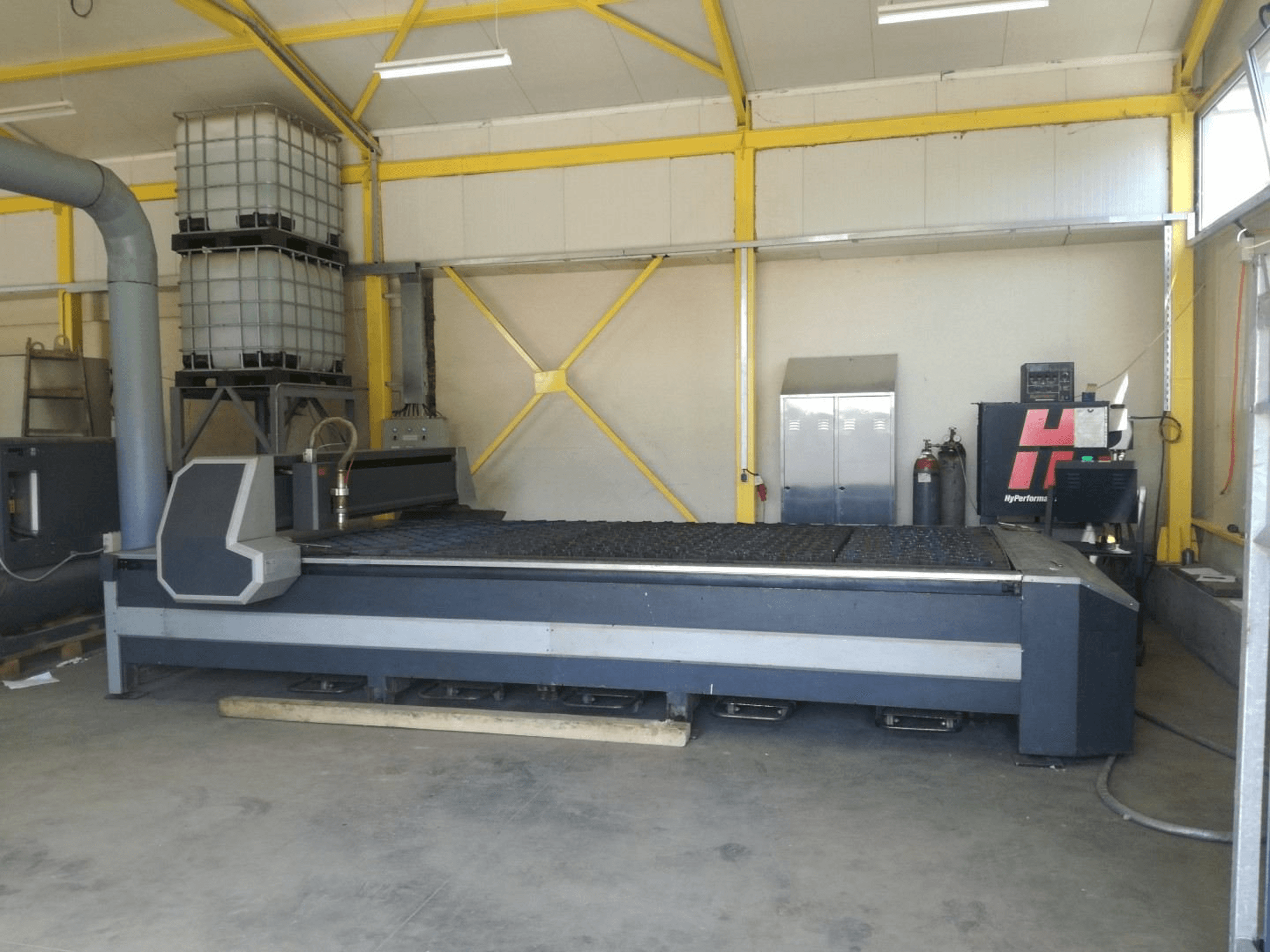 Вид станка HPM ITALY GV 4 x 2 спереди