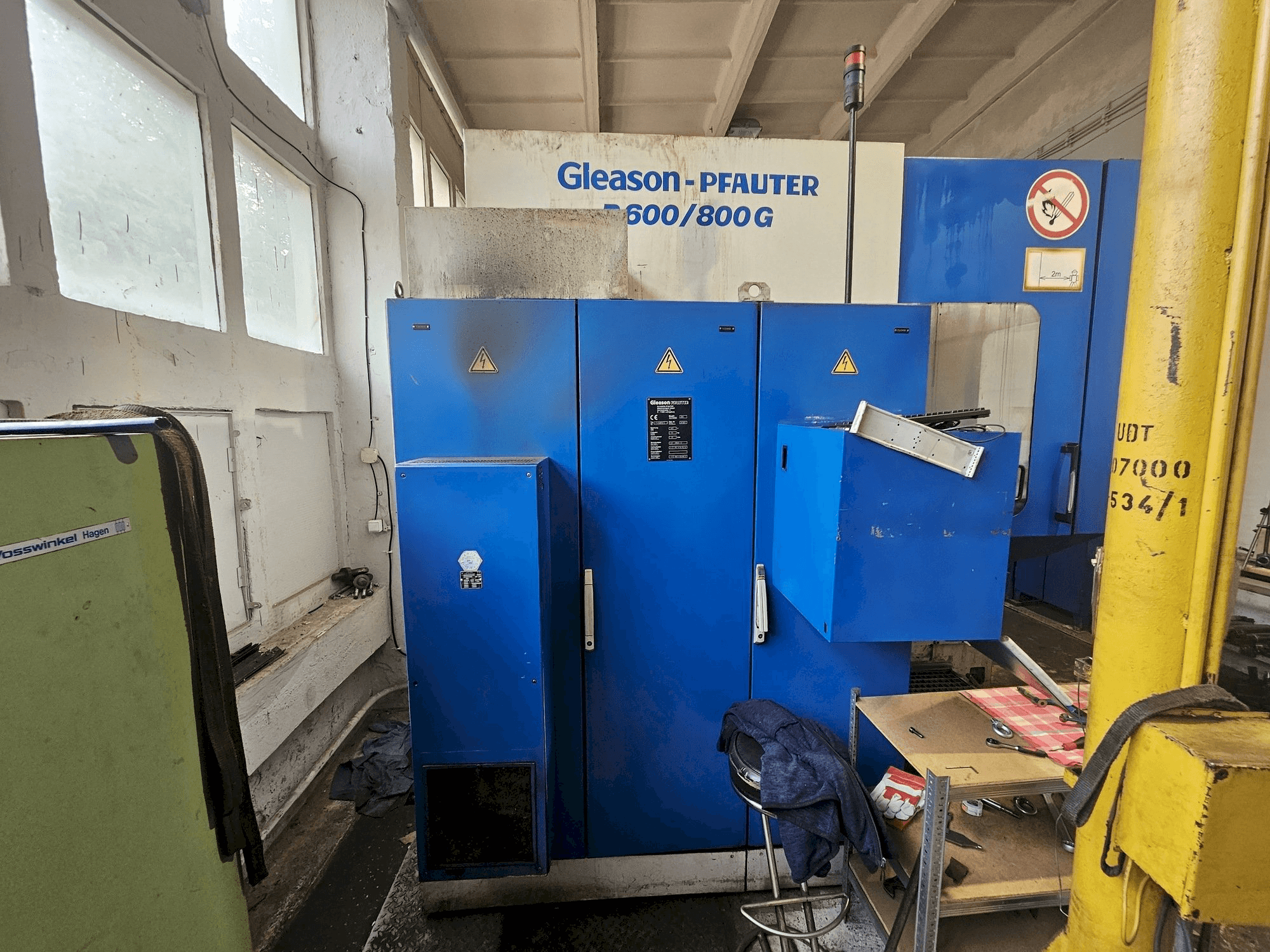 Вид станка Gleason PFAUTER P600/800 G спереди