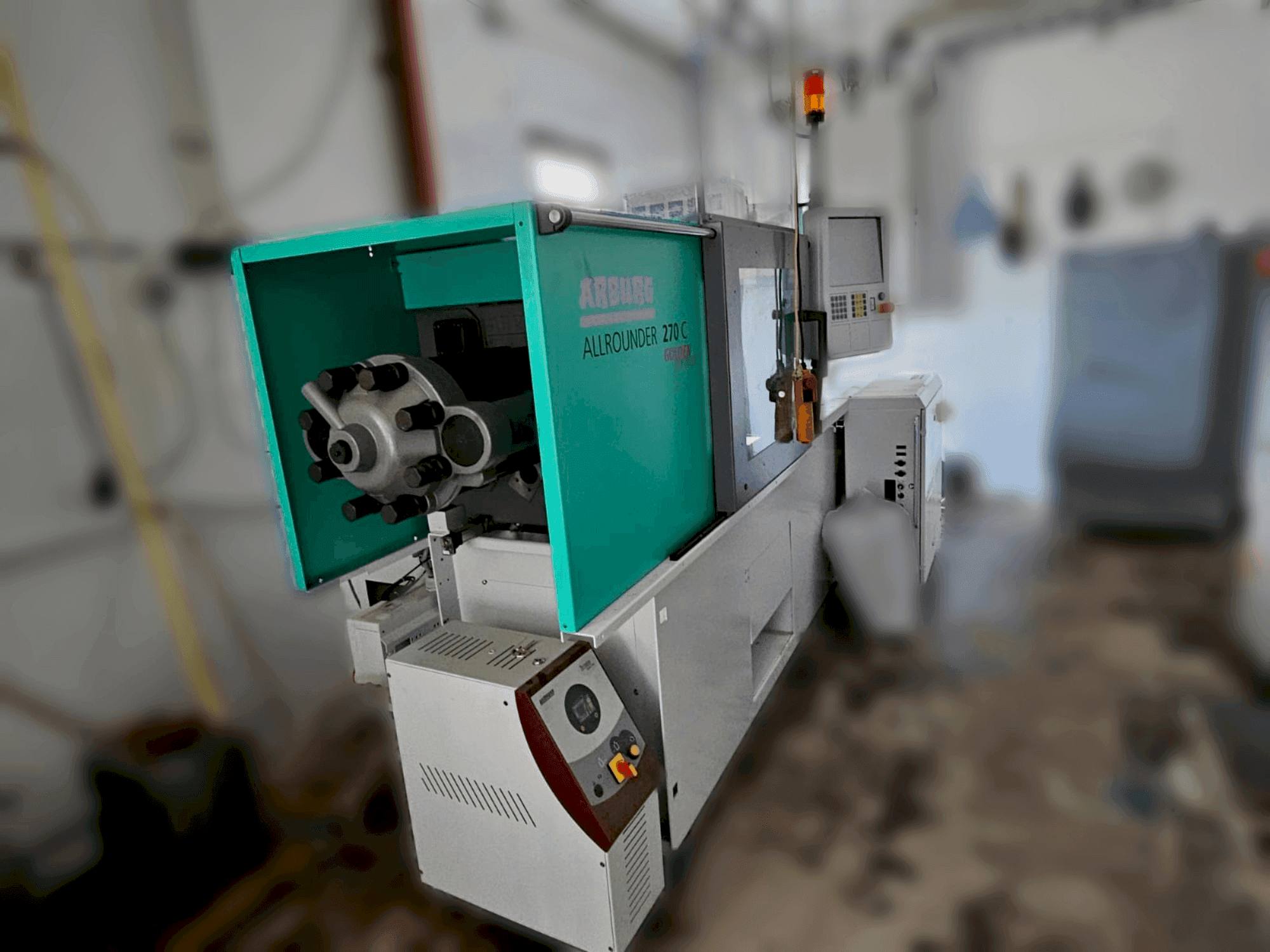 Вид станка Arburg 270 C 400-70 Golden Edition сбоку