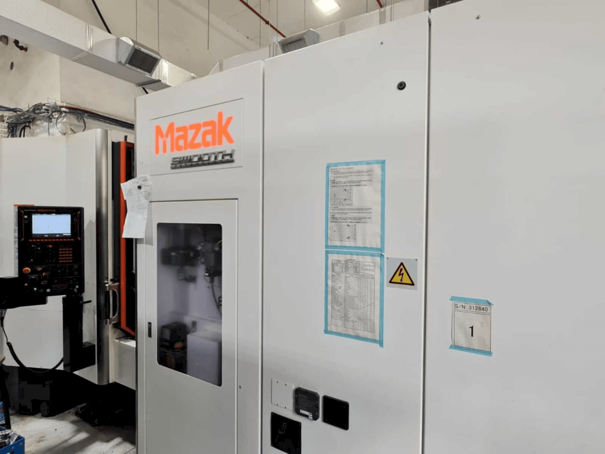 Вид станка Mazak HCH-4000 спереди