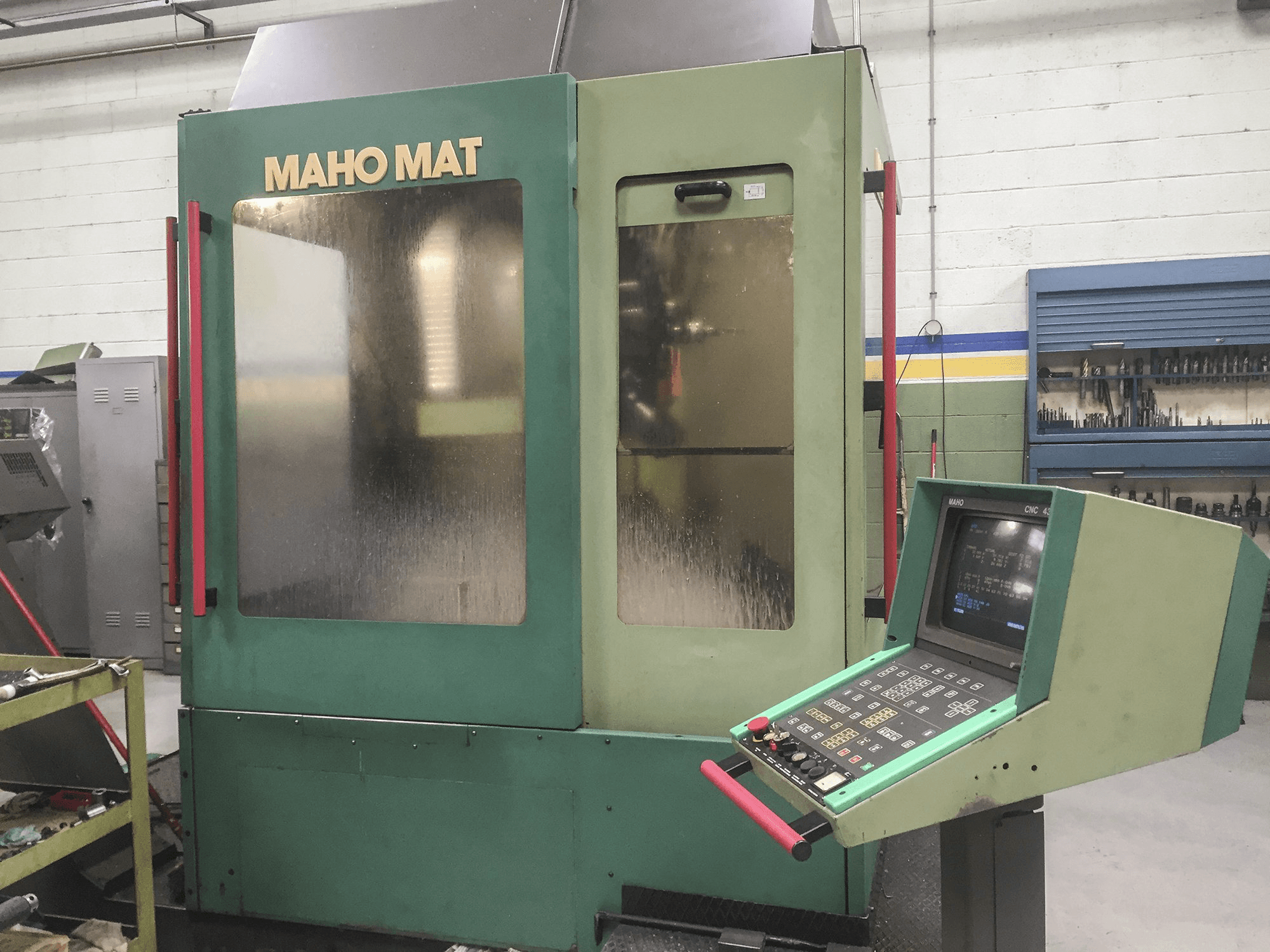 Right view of Maho Mahomat 650 Machine