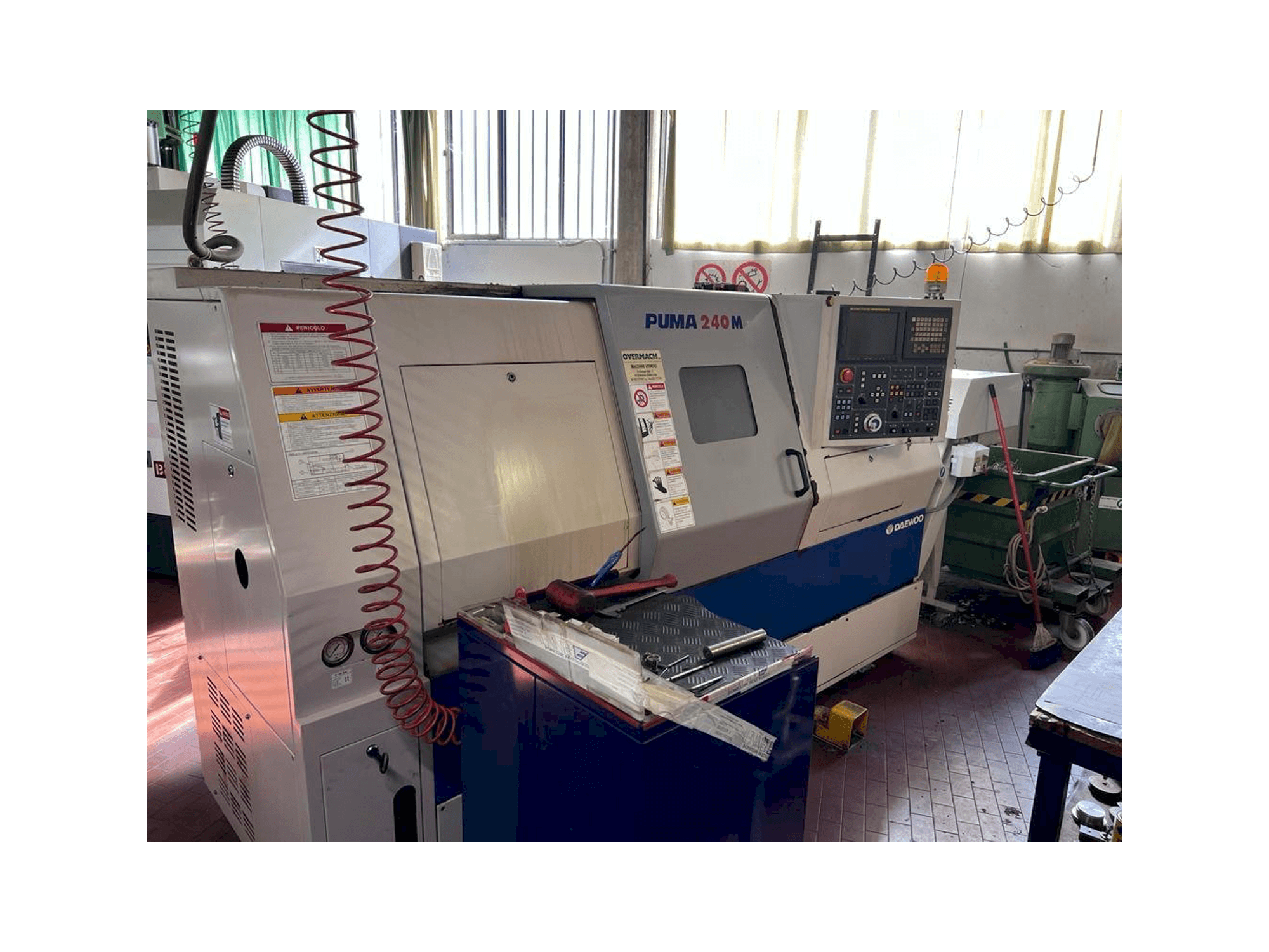 Вид станка DAEWOO Puma 240M спереди