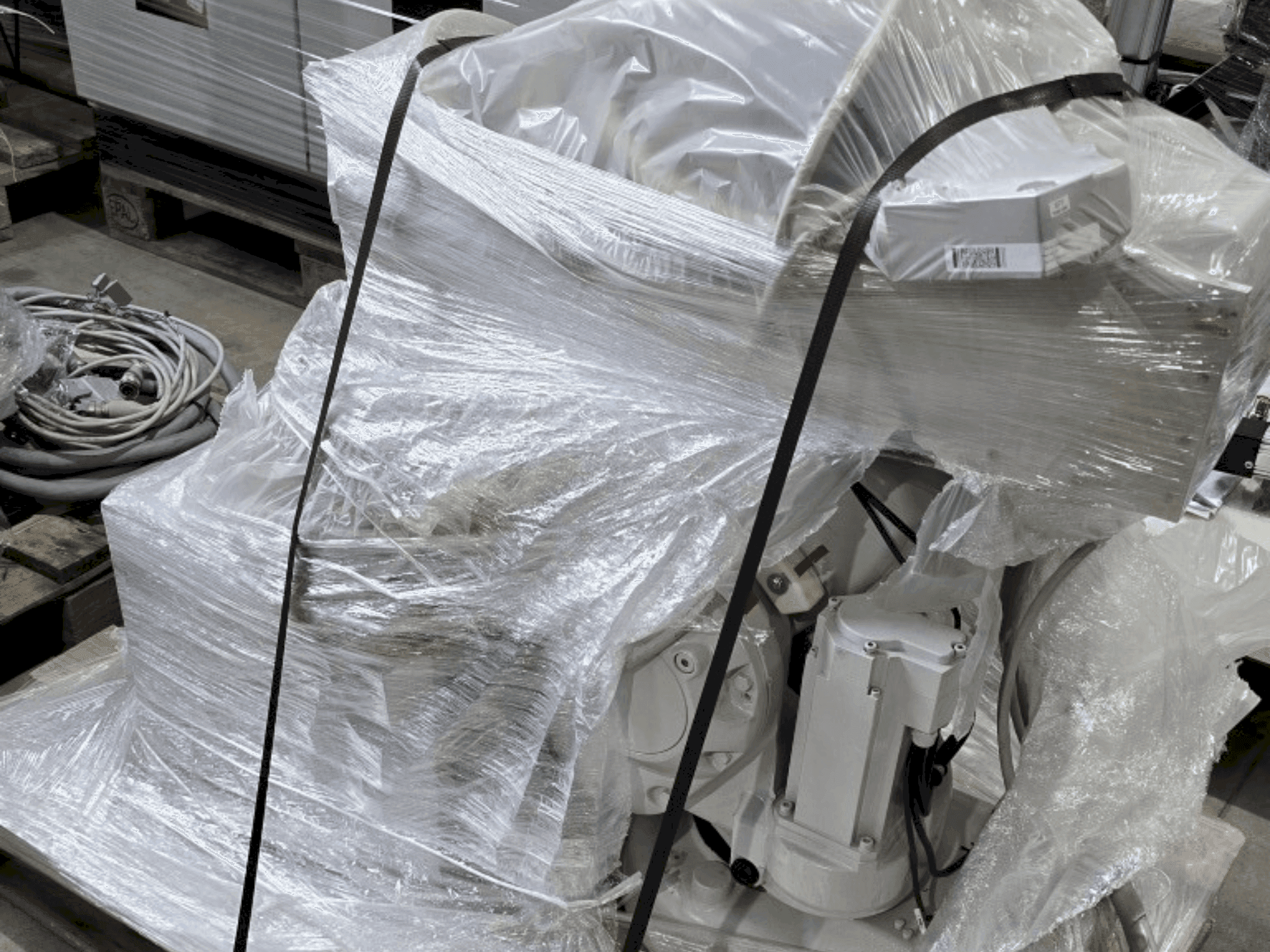 Вид станка ABB IRB 140-6/0.8 спереди