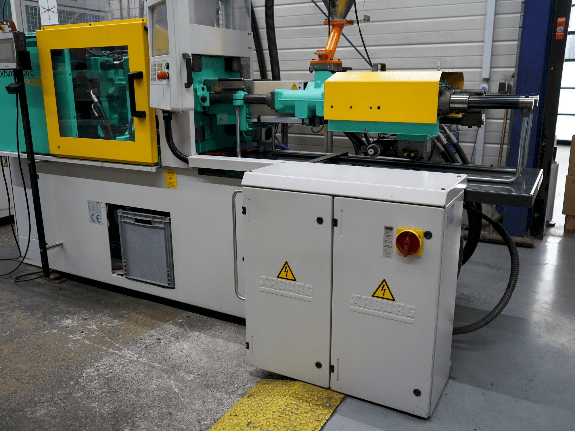 Вид станка Arburg 320C (500-170) спереди