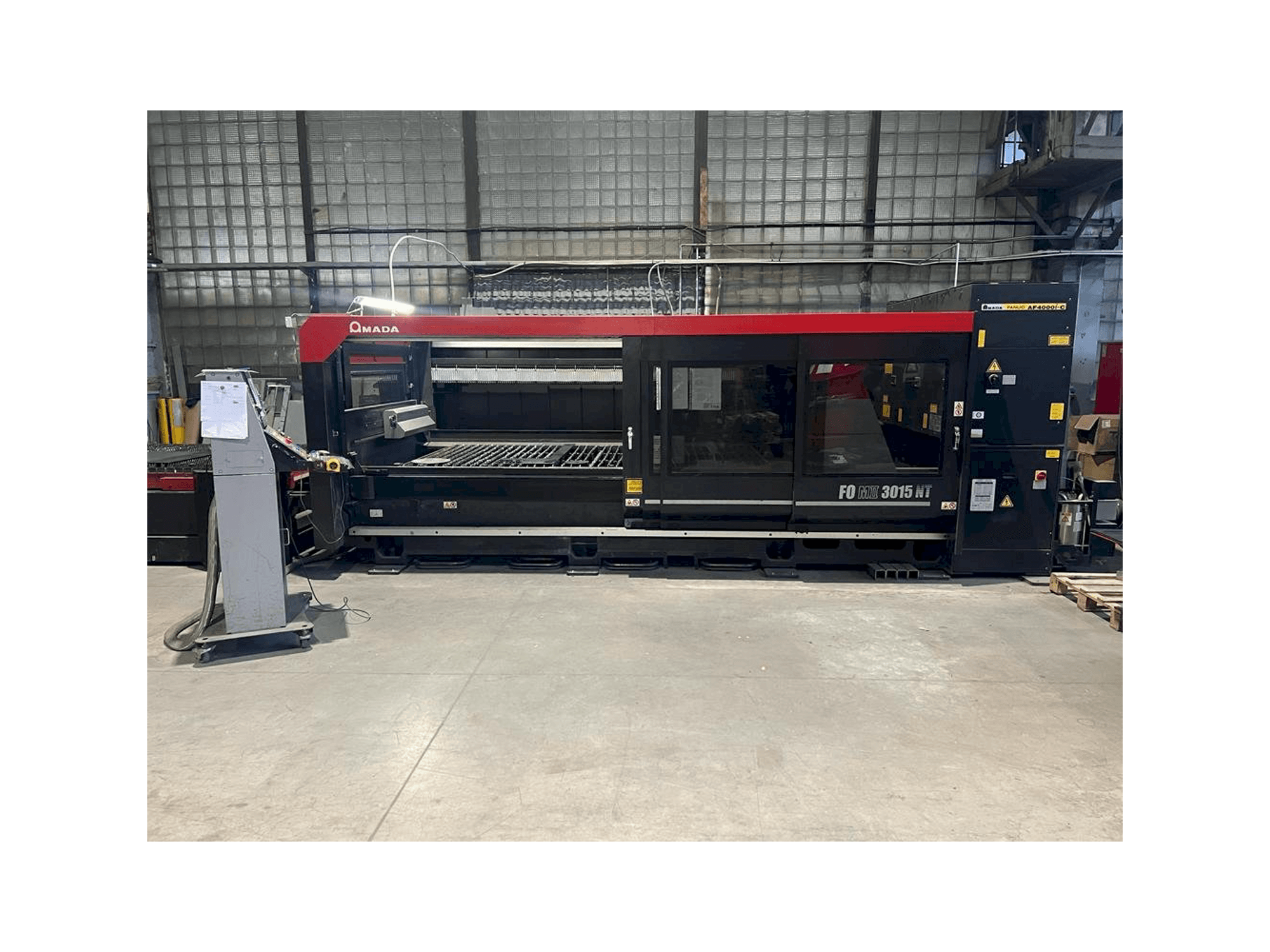 Вид станка AMADA F0 MII 3015 NT спереди