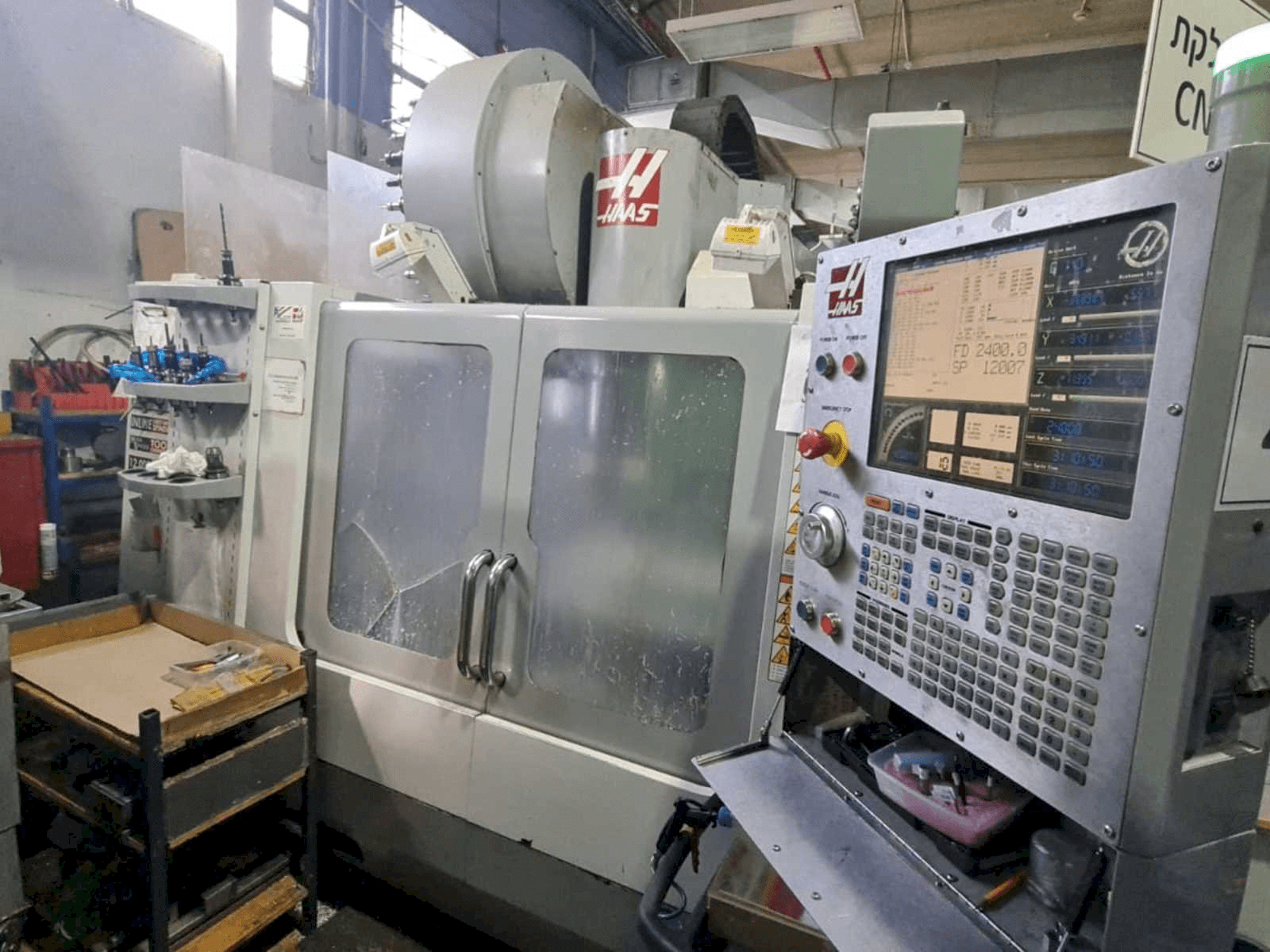 Вид станка HAAS VF-3SS спереди